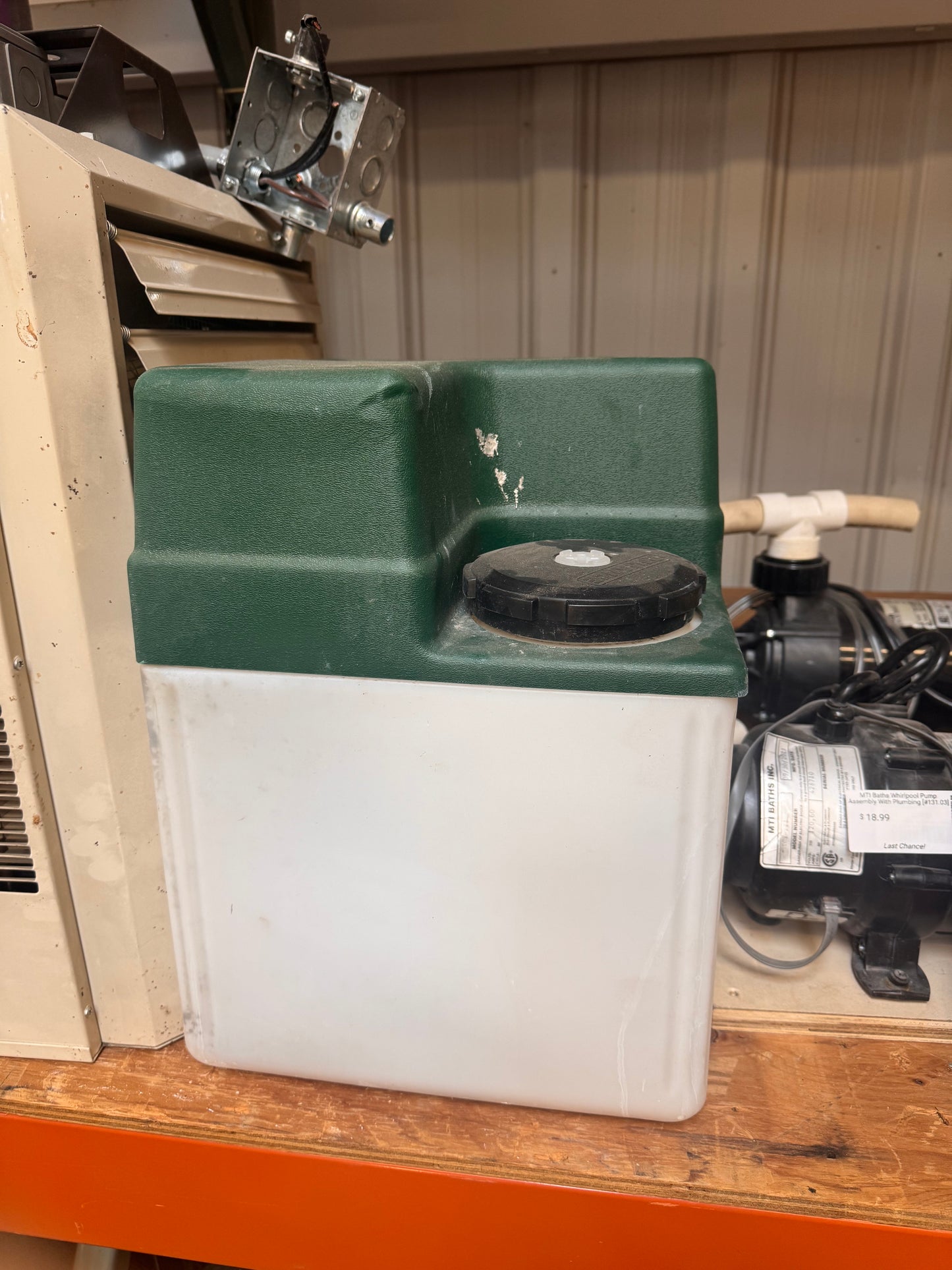 Reclaimed Axiom Mini Hydronic System Feeder, 6 Gallon