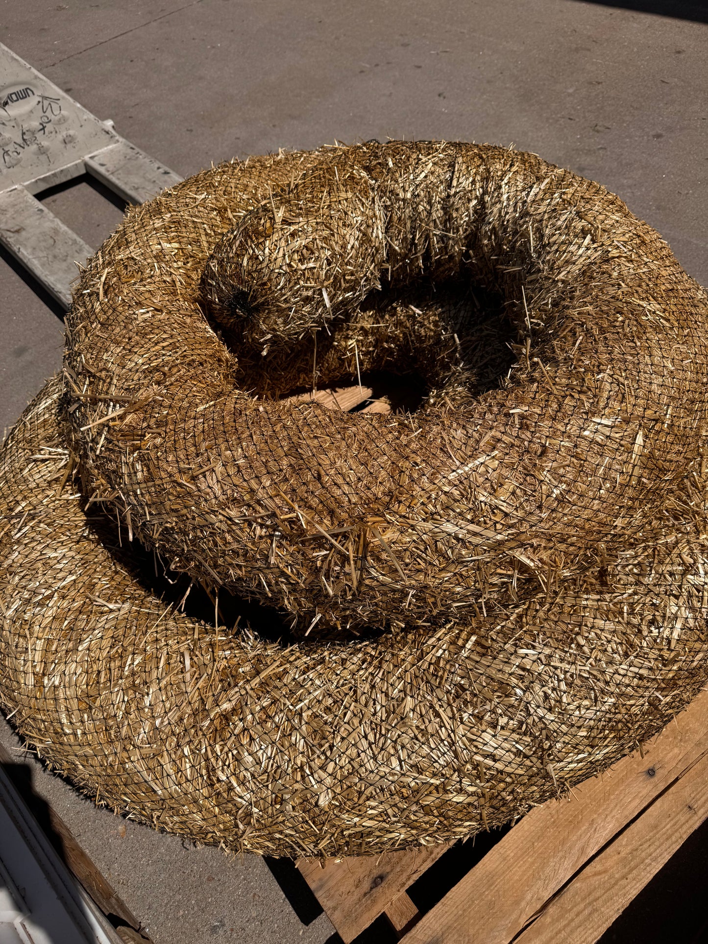 Reclaimed Straw Wattle, 8in x 21ft