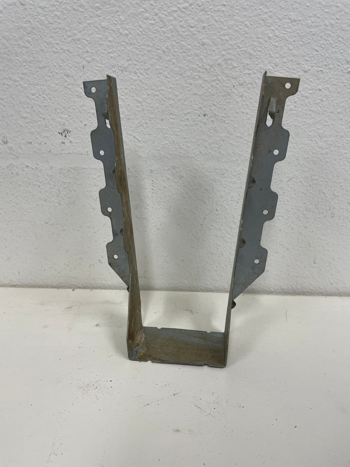 Simpson Strong-Tie LUS219-2Z Joist Hanger