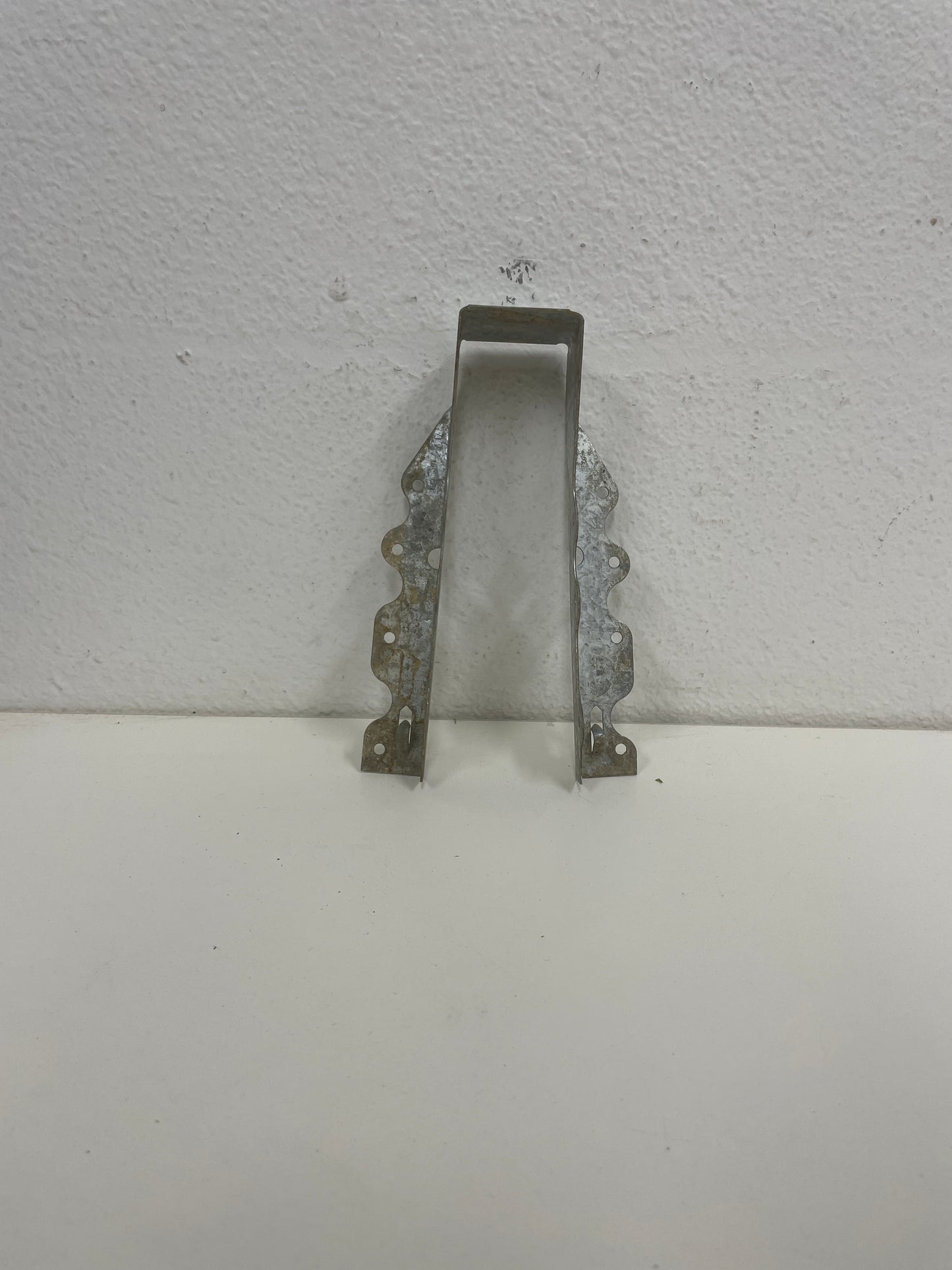 Simpson Strong-Tie LU28 Joist Hanger