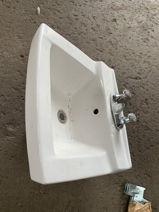 Wall-Mounted Bathroom Sink w/ Faucet & Brackets [722.02]
