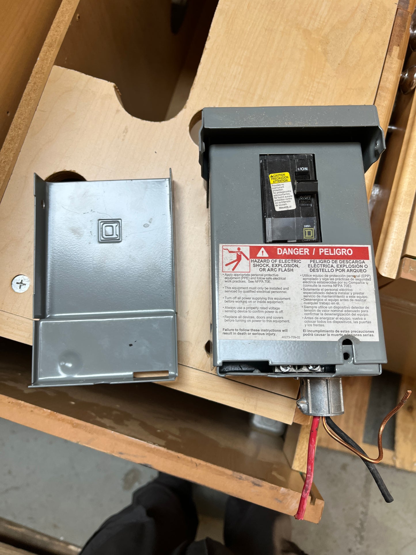 Square D QO-200TR Rainproof Molded Case Switch Enclosure Housing