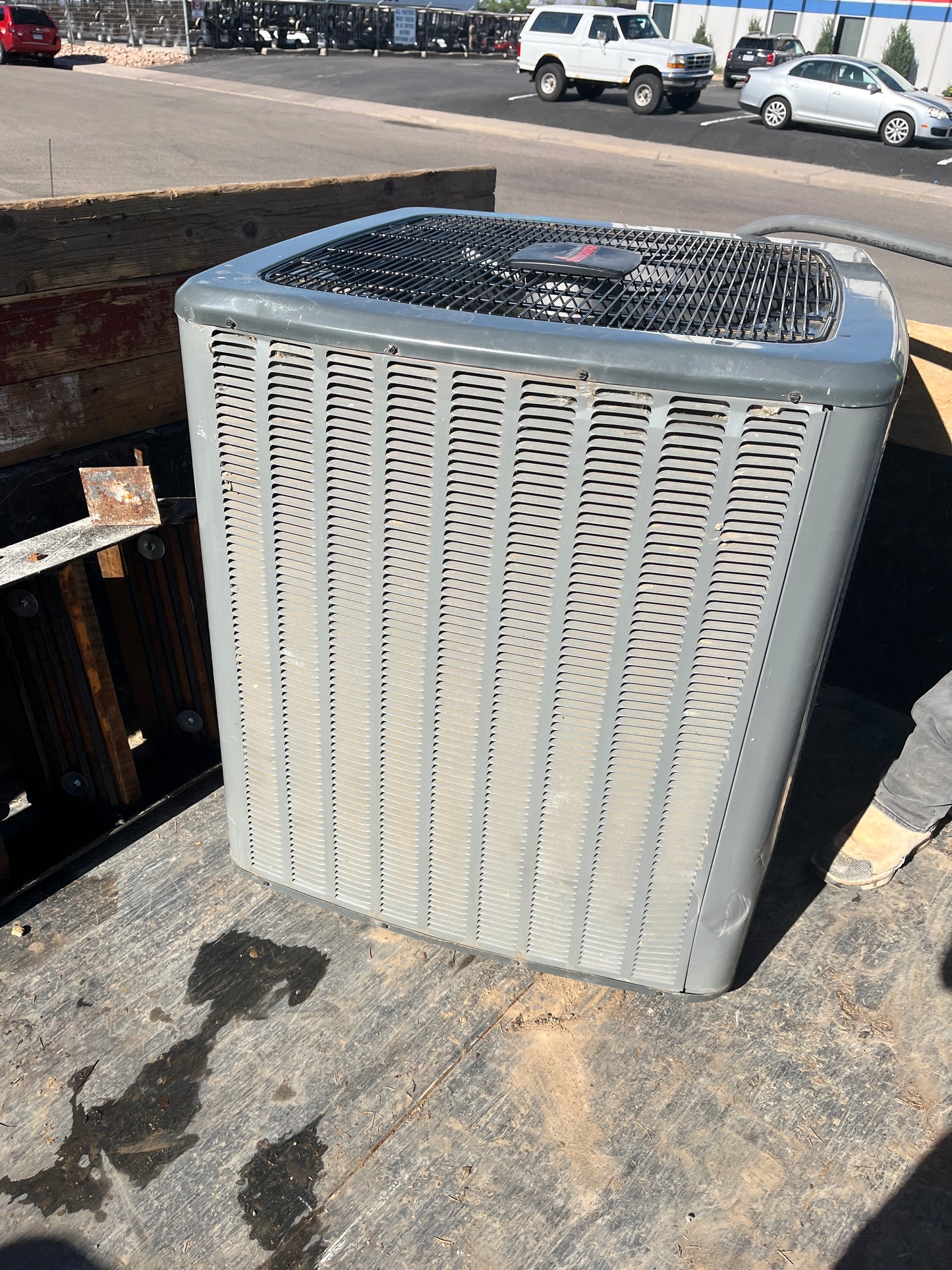 1.5 Ton Reclaimed Amana Condensing Unit, R410A