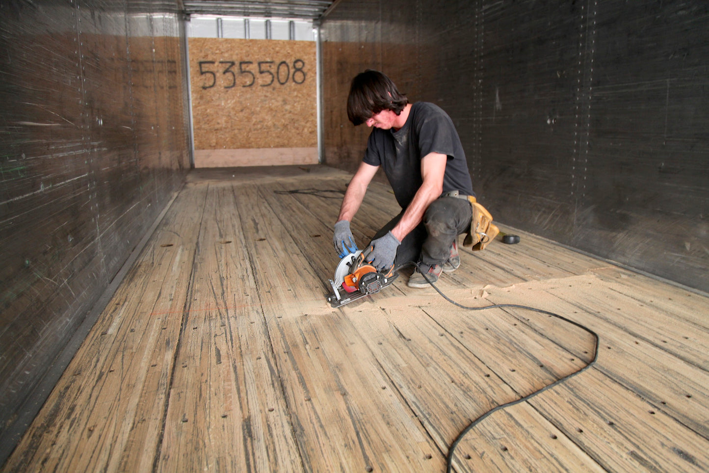 Reclaimed Oak Semi Trailer Plank Table [#E508.08]