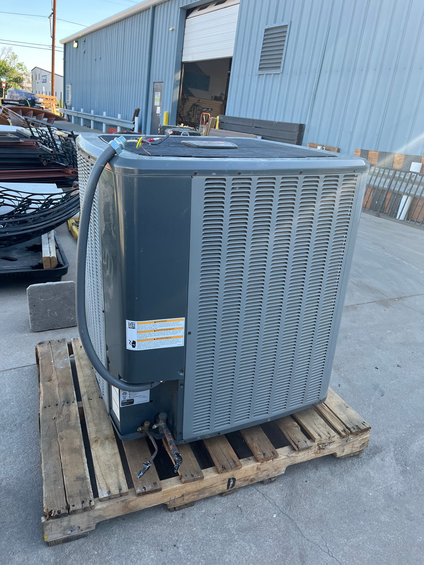 1.5 Ton Reclaimed Amana Condensing Unit, R410A