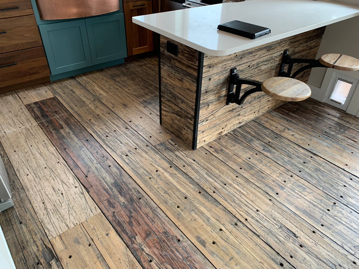 Reclaimed Oak Cargo Planks