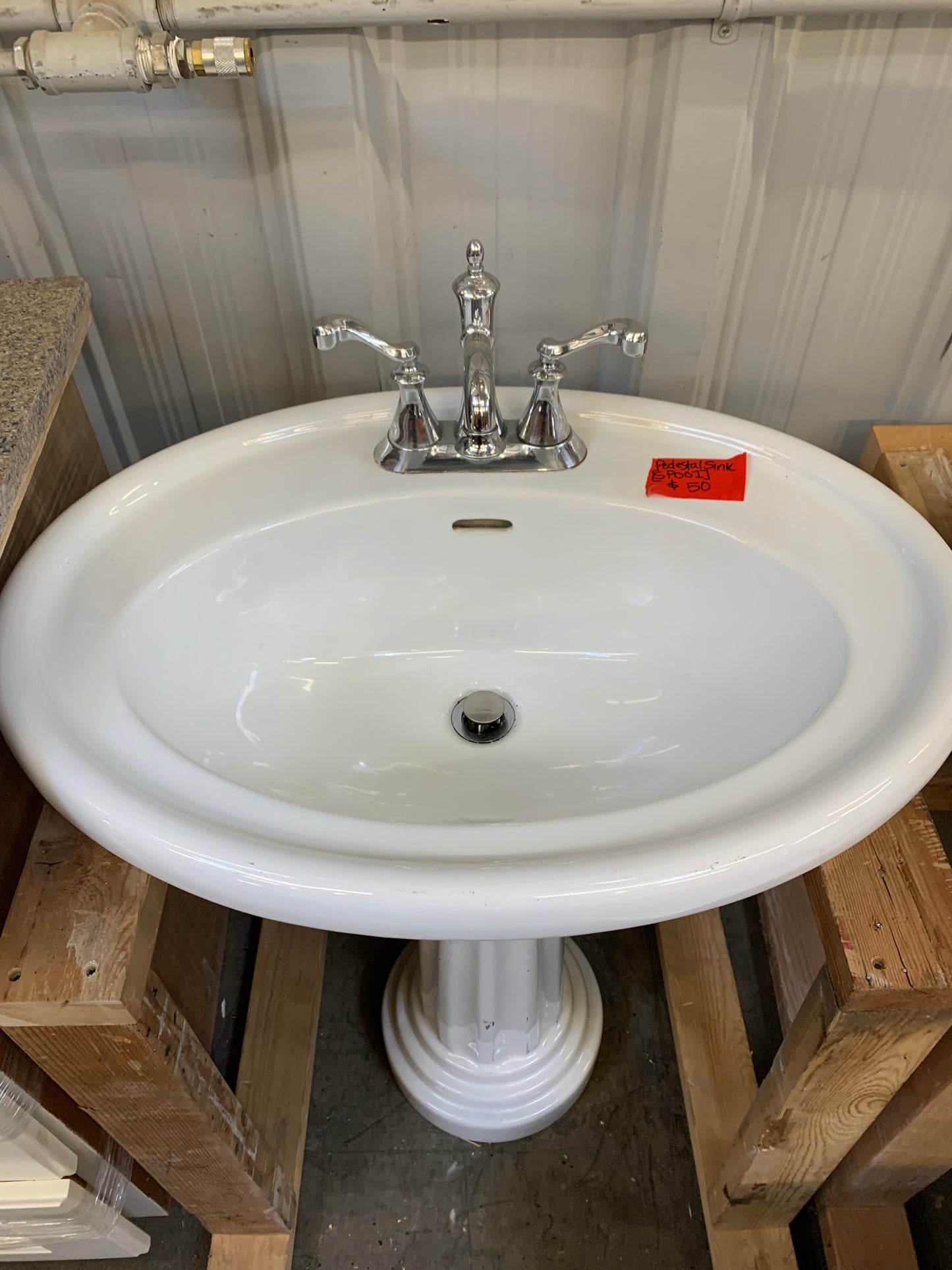 Pedestal Sink [919.03]