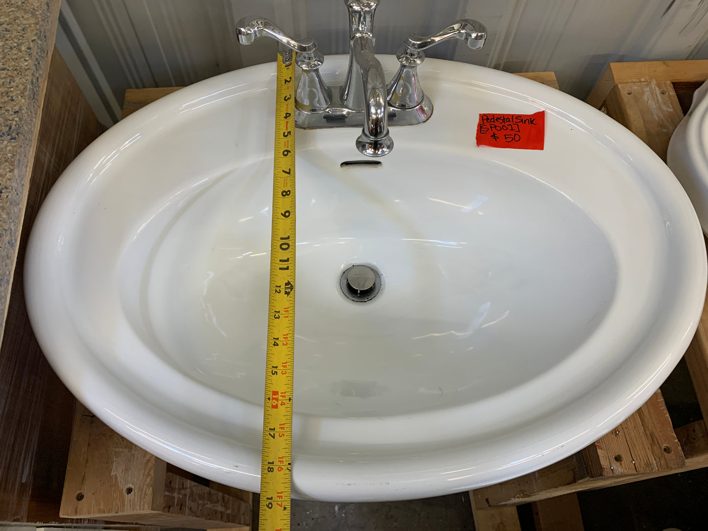 Pedestal Sink [919.03]
