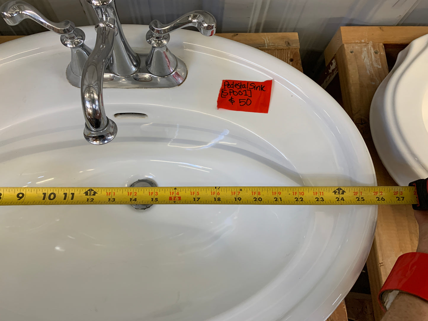 Pedestal Sink [919.03]