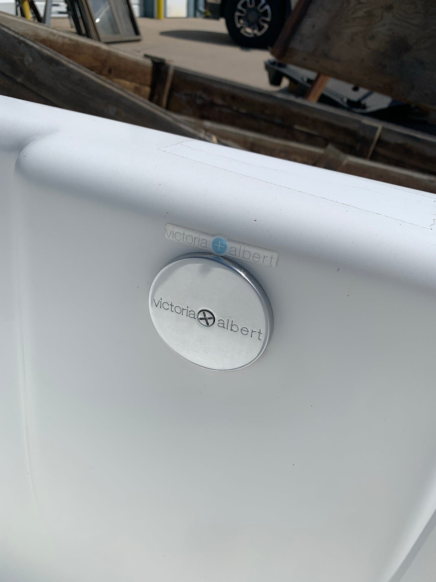 Victoria + Albert Freestanding Soaking Tub [630.05]