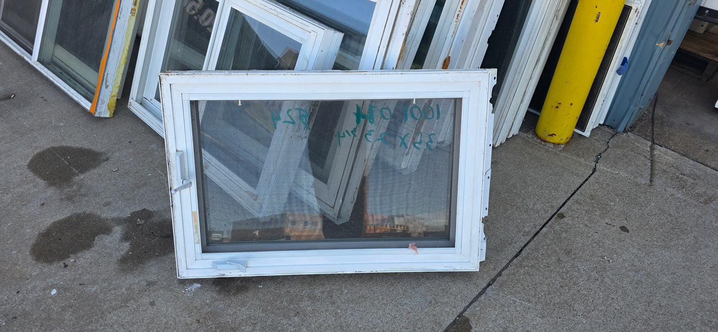 Double-Paned Window 35" x 23 3/4" [1001.04]