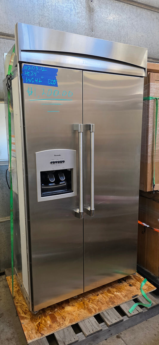 Thermador 42" Built-In Side-by-Side Refrigerator With Ice Maker [#205.12]