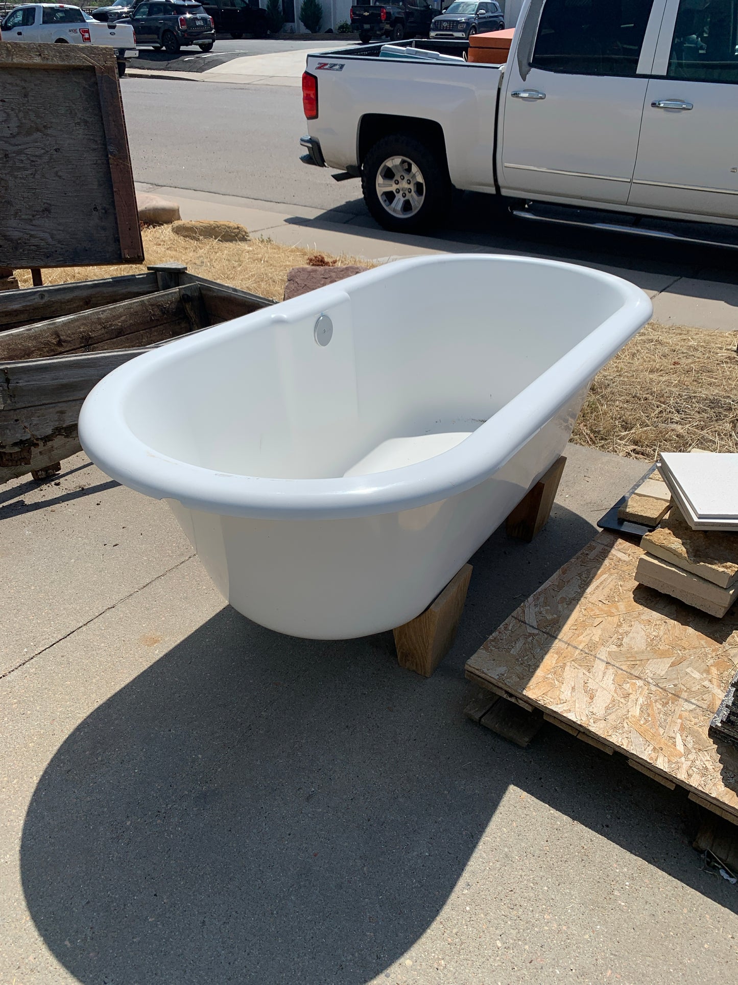 Victoria + Albert Freestanding Soaking Tub [630.05]