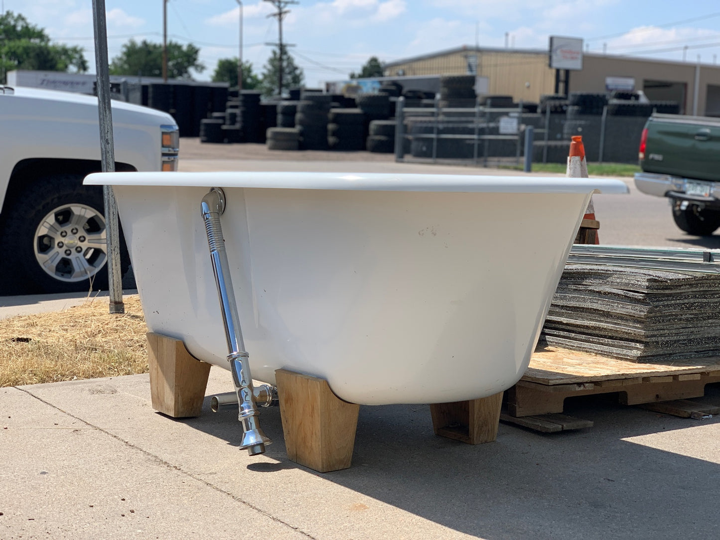 Victoria + Albert Freestanding Soaking Tub [630.05]