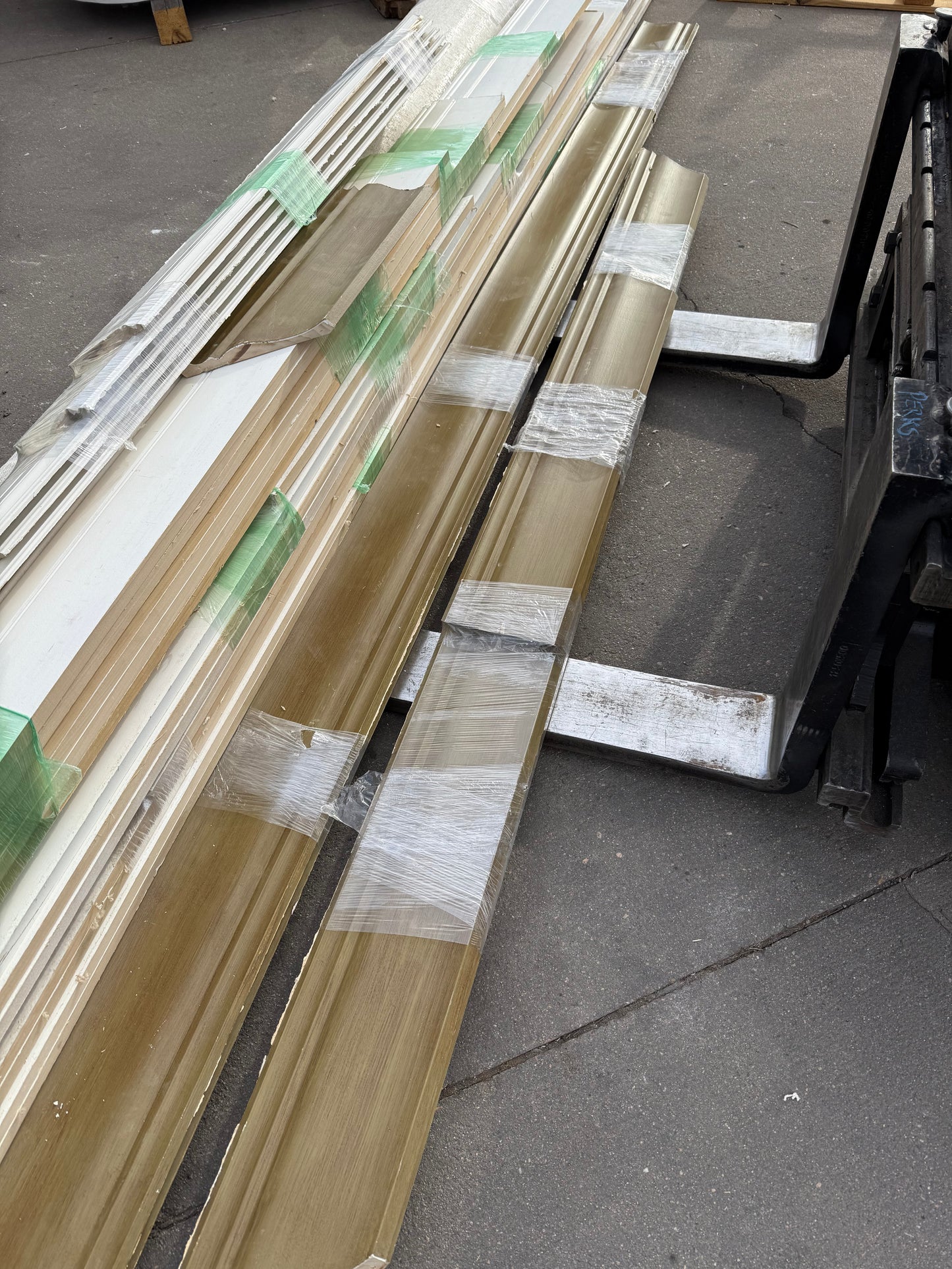 7 Inch Crown Molding 36 LF Total White Primed [#216.11]