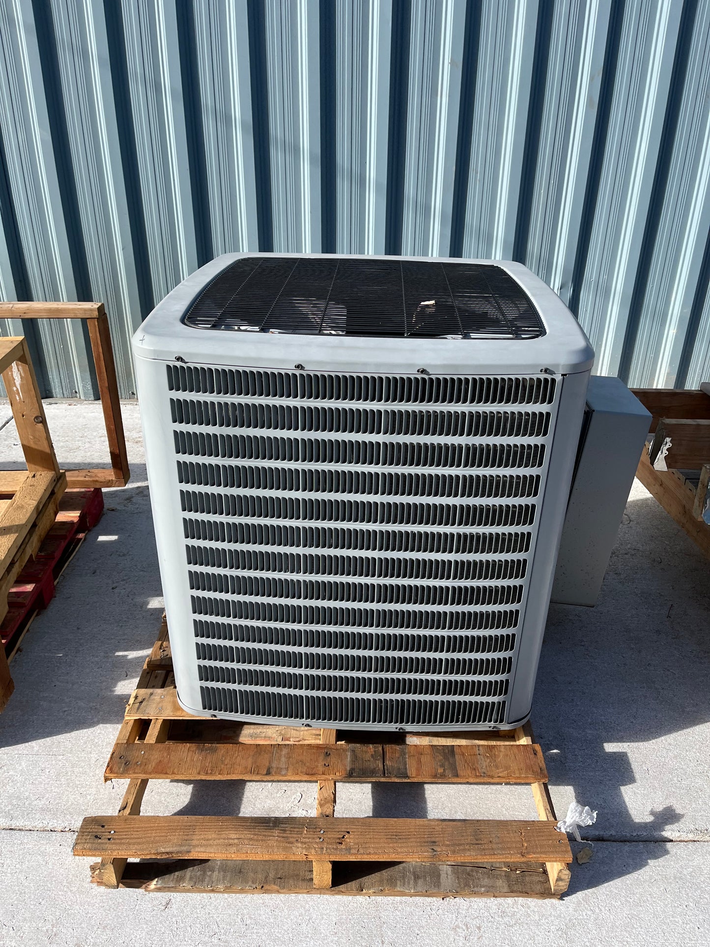 10 Ton Air Conditioner Condenser (Daikin DX11SA1203) [813.03]