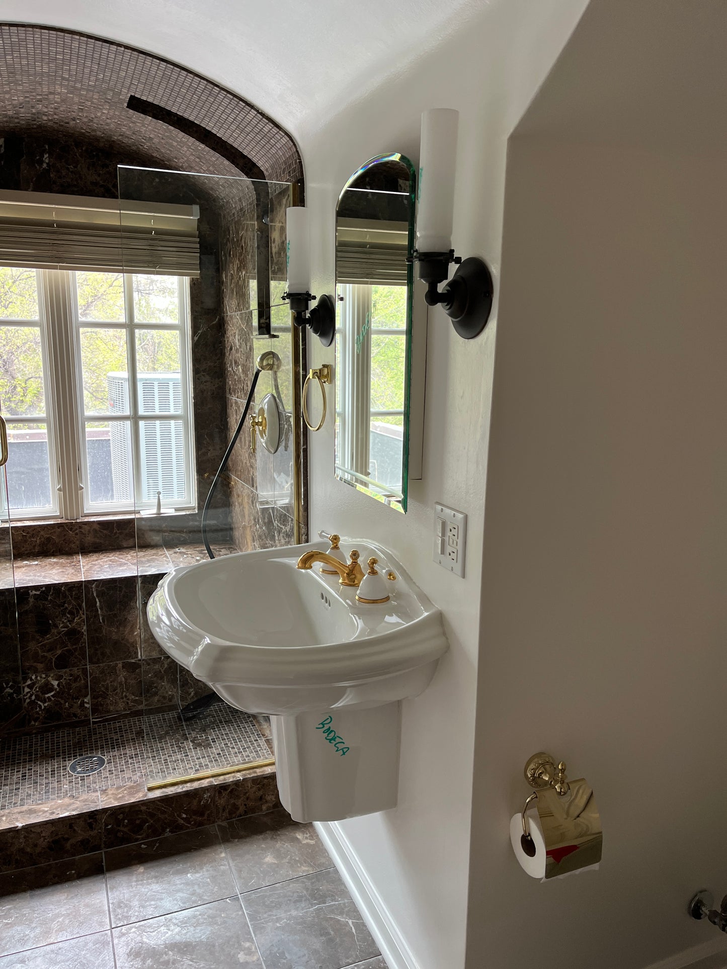 Kohler Wall-Mount Porcelain Bathroom Sink w/ Faucet [#J506.01]