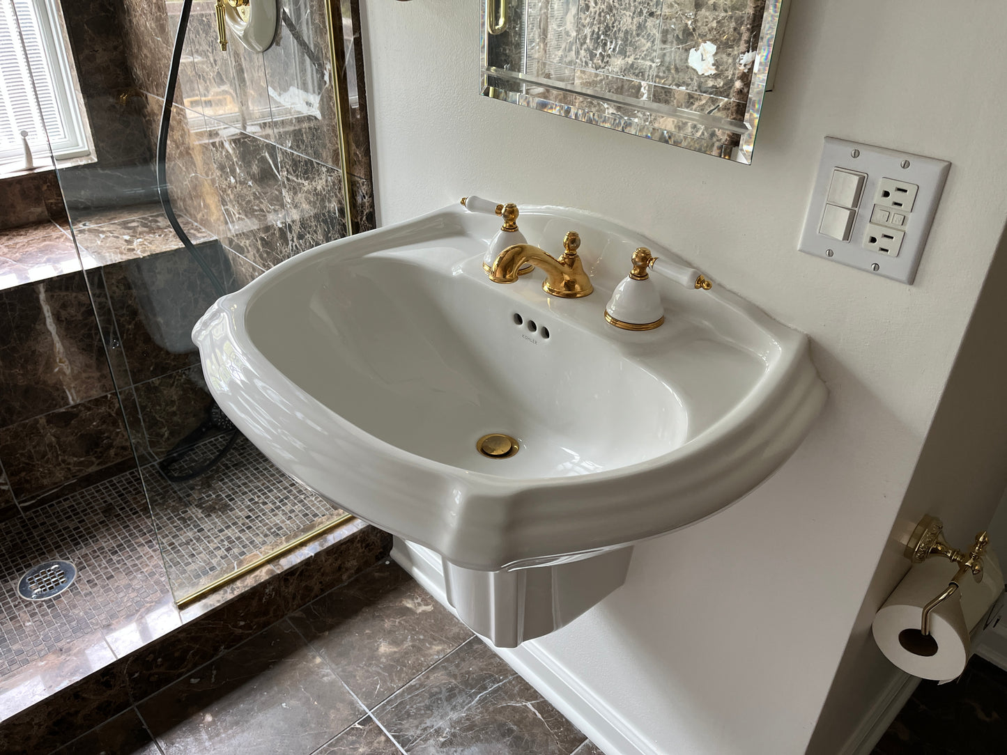 Kohler Wall-Mount Porcelain Bathroom Sink w/ Faucet [#J506.01]