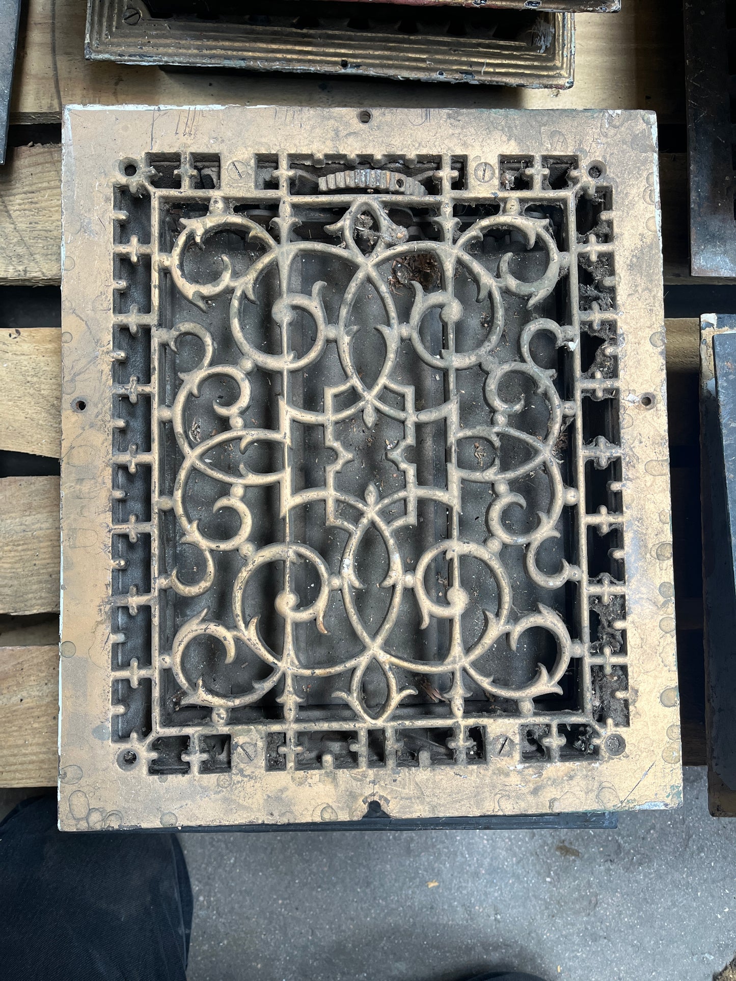 Antique Cast Iron Floor Register 13 7/8" x 11 3/4" [#B427.02]