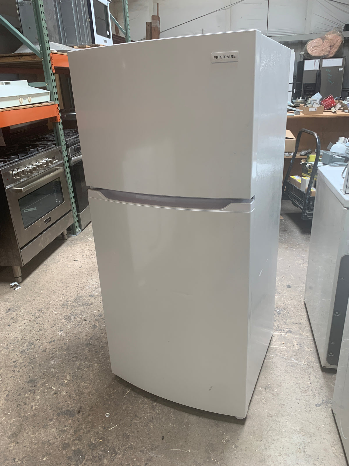28in Frigidaire Top Freezer Refrigerator, White  #D917.06