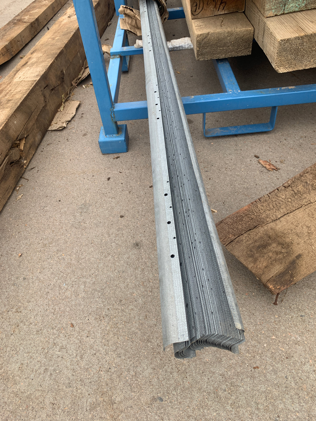10ft Clinch-On 3/4in Radius Bullnose Kerf Corner Bead, Galvanized ID #D924.01