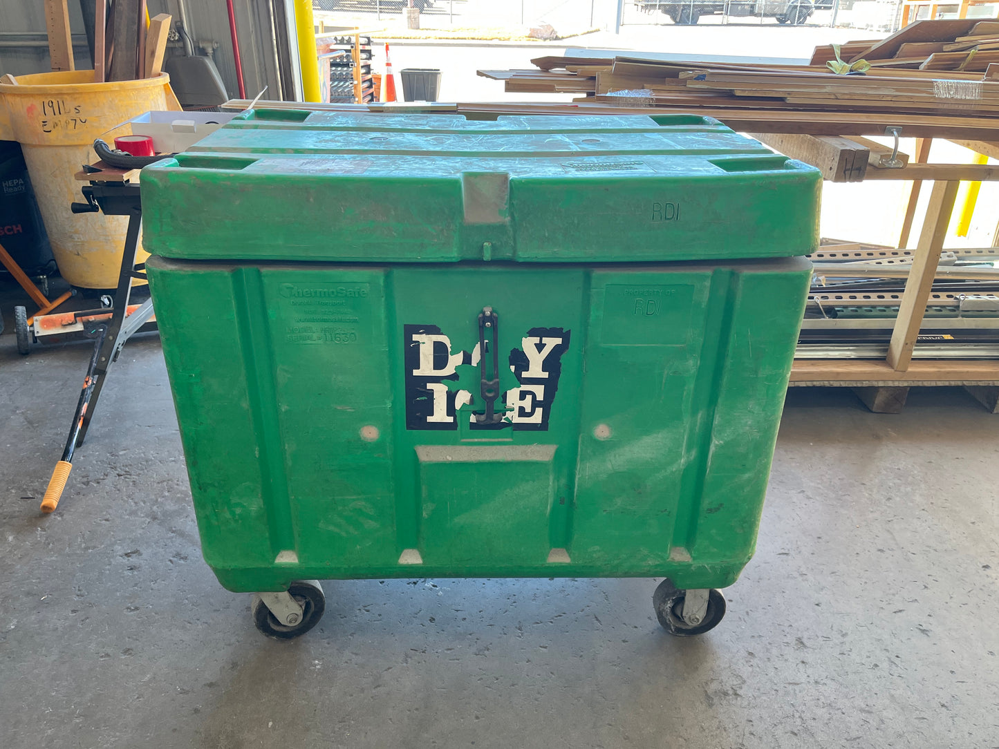 ThermoSafe HR11P2-LC Insulated Food Carrier [918.10]