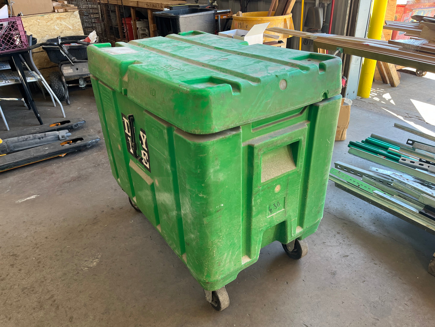 ThermoSafe HR11P2-LC Insulated Food Carrier [918.10]