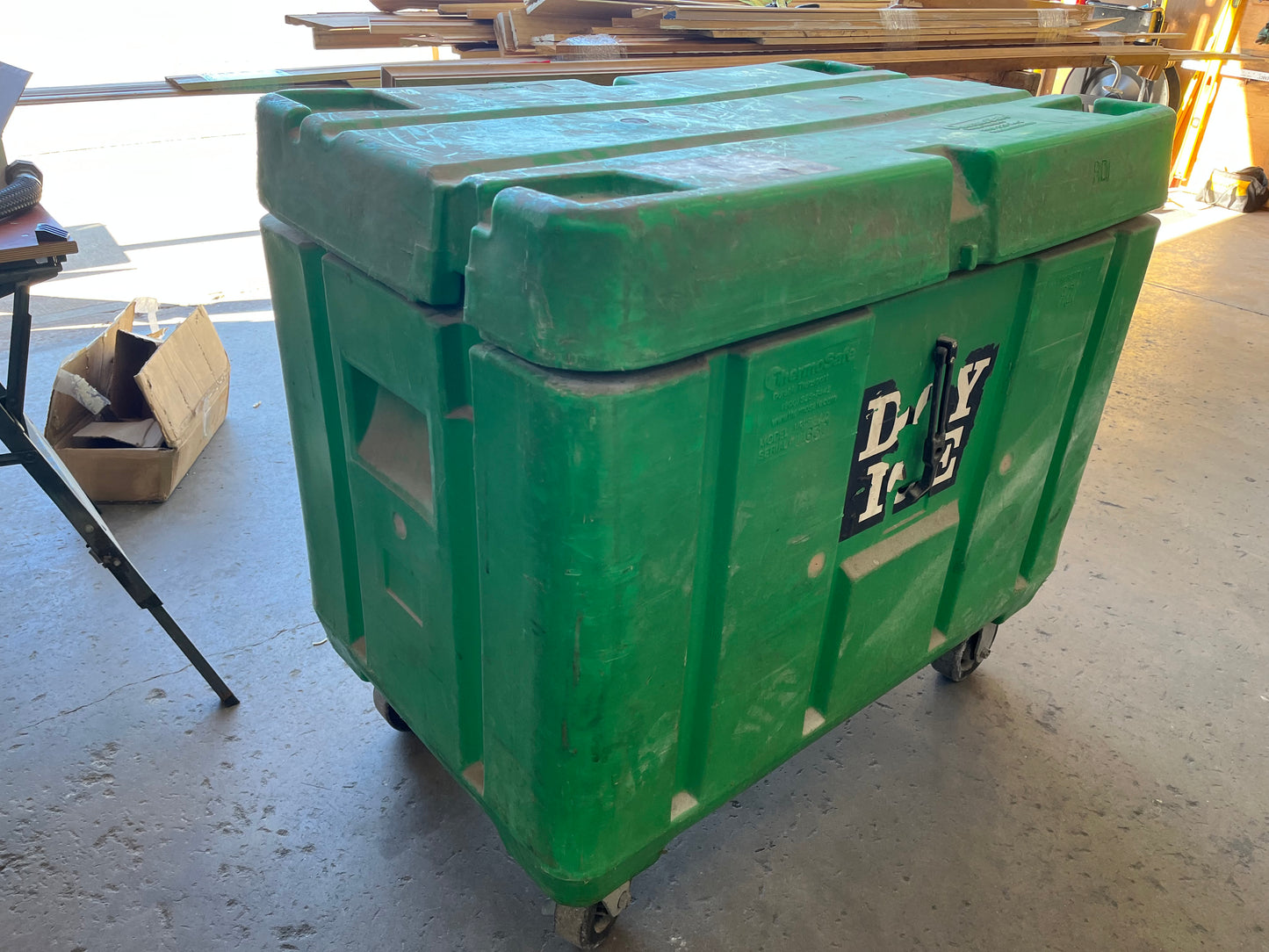 ThermoSafe HR11P2-LC Insulated Food Carrier [918.10]