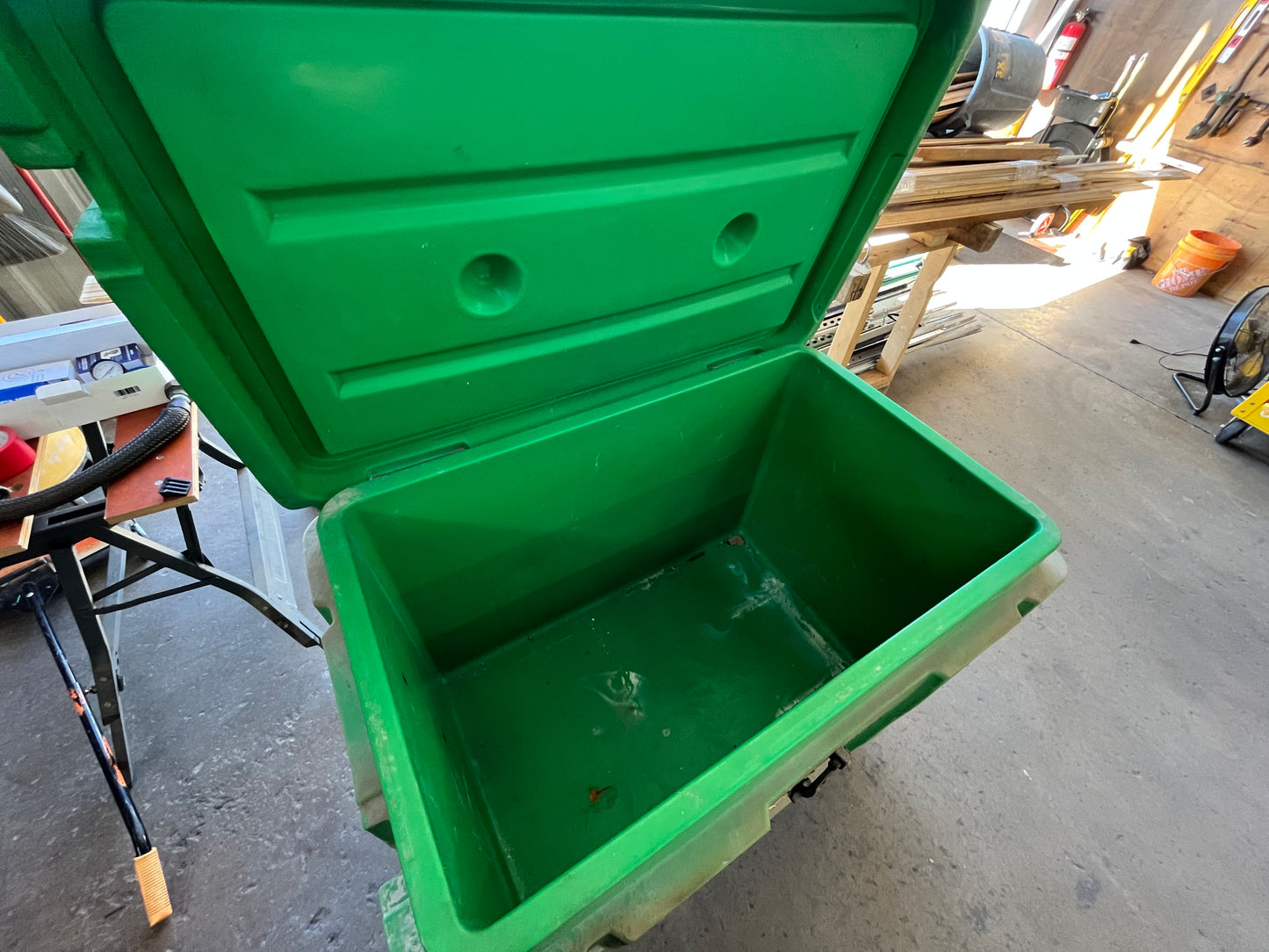 ThermoSafe HR11P2-LC Insulated Food Carrier [918.10]