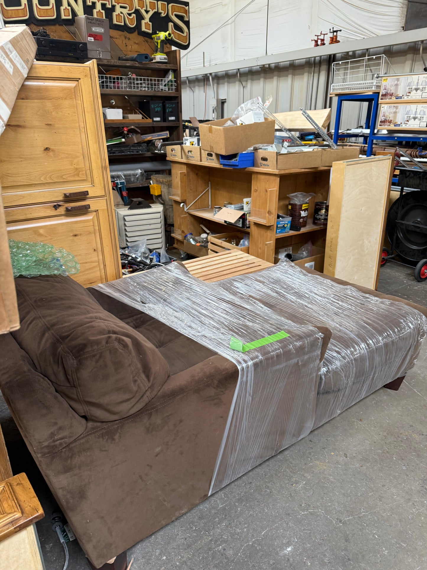 Brown Chaise Lounge / Daybed 3’ x 6’ [#E414.19]