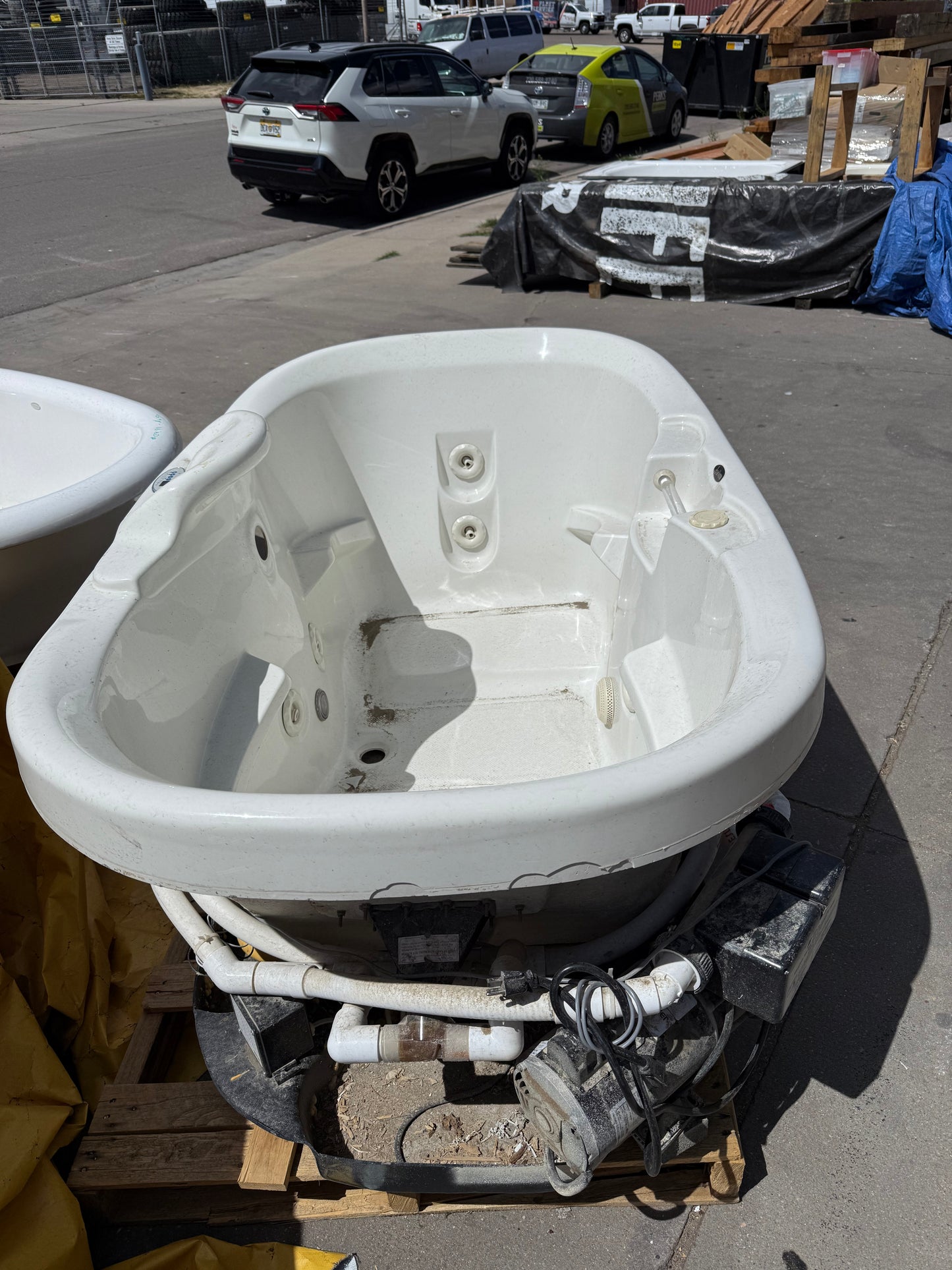 Aquatic Corner Whirlpool Tub w/ Pump &amp; Heater [#E416.13]