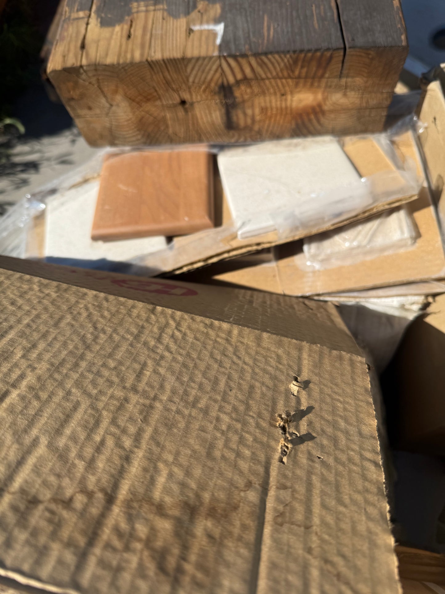 Mixed Tile Pallet Lot (Mosaic + Field Tile) [#E502.03]