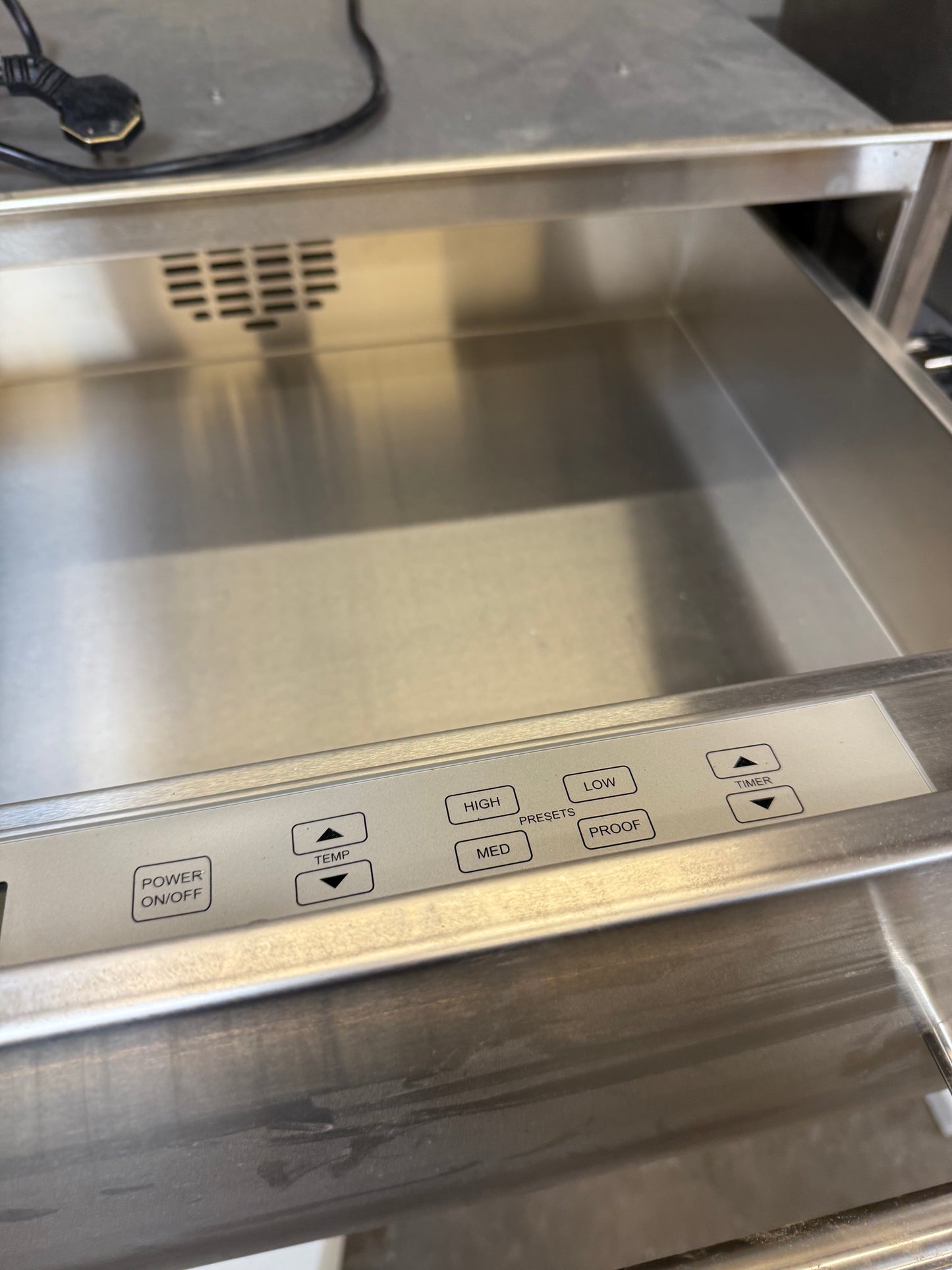 Wolf 30" Built-In Warming Drawer – Stainless Steel [#E505.03]