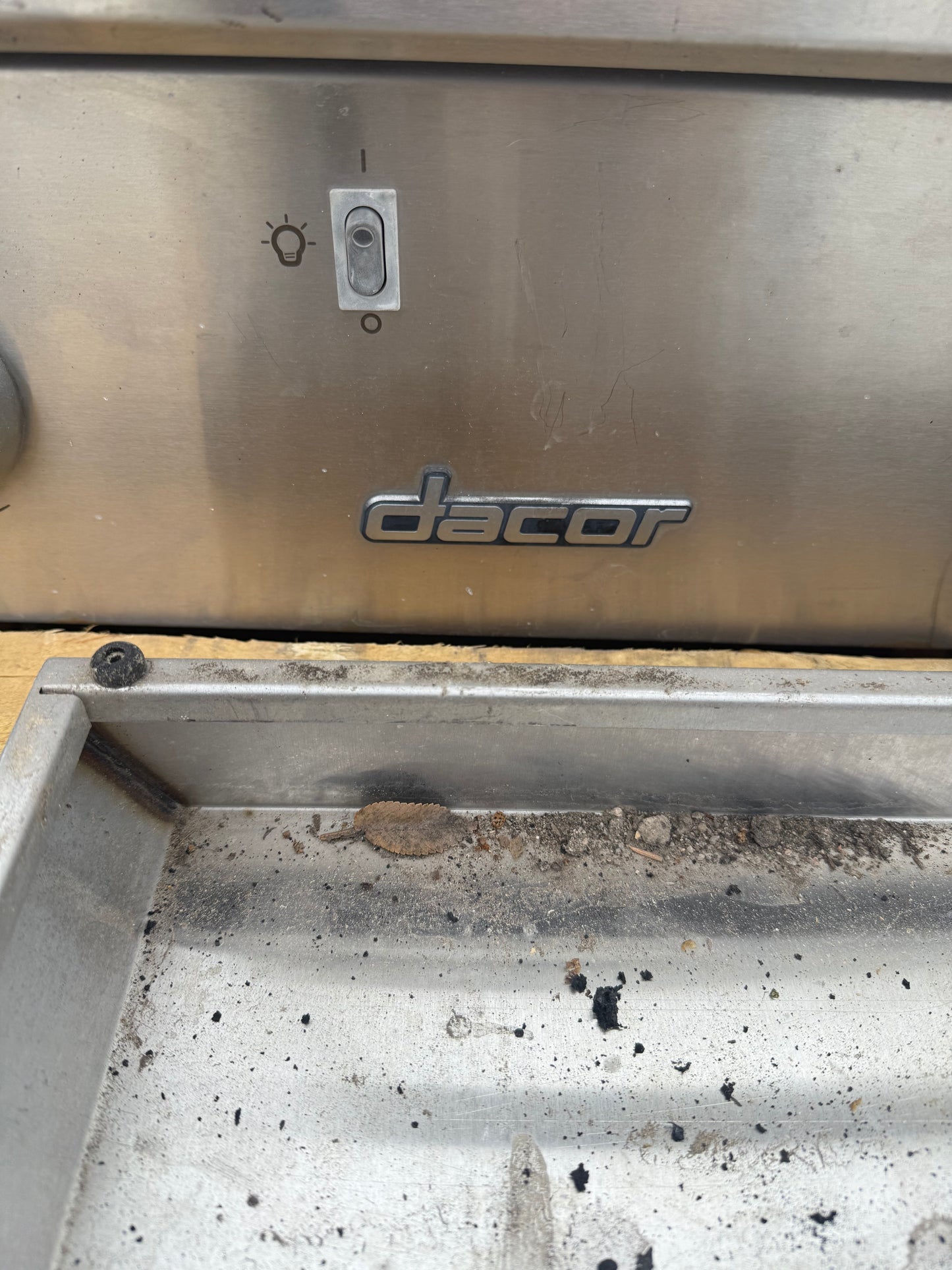Dacor Outdoor Grill w/ Side Burner [#E528.01]