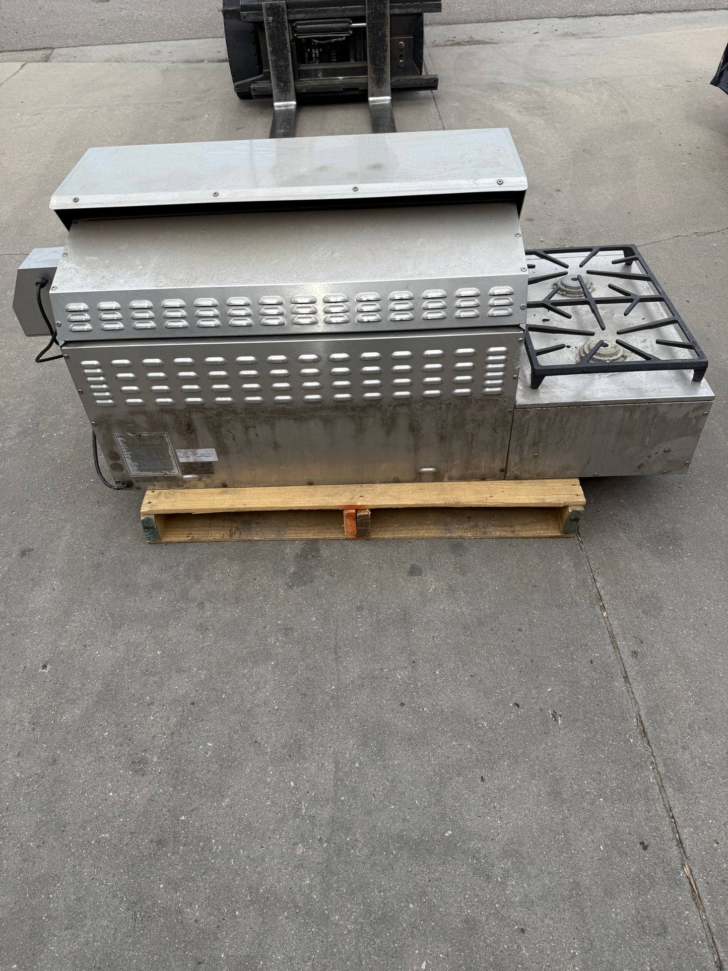 Dacor Outdoor Grill w/ Side Burner [#E528.01]