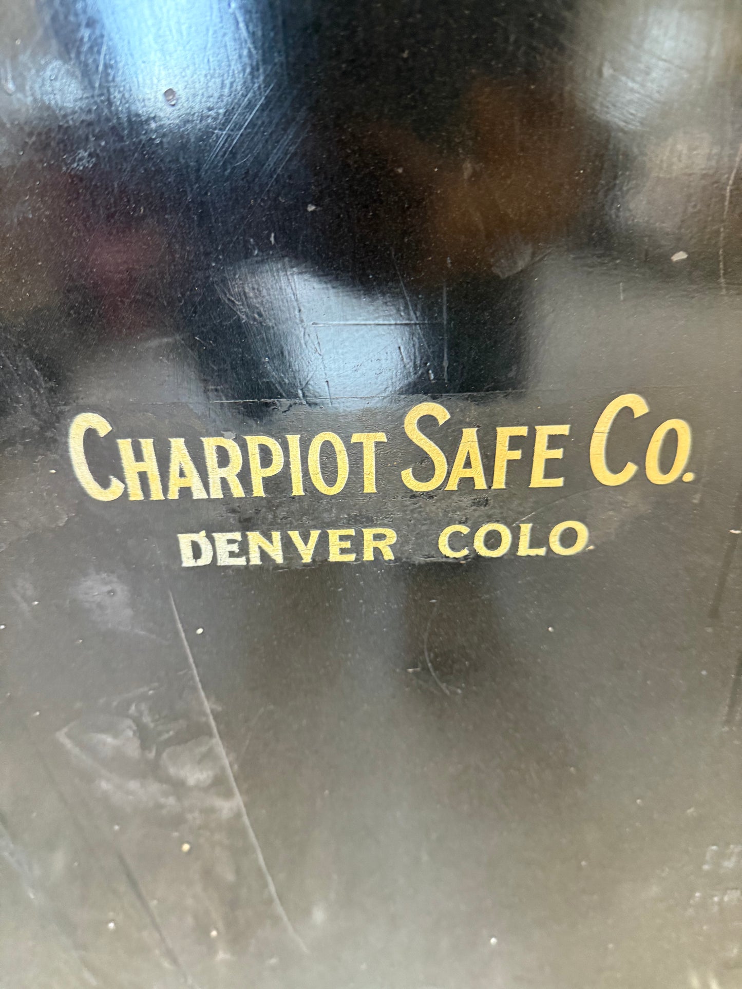 Antique Chariot Safe Co. Vault Door [#528.03]