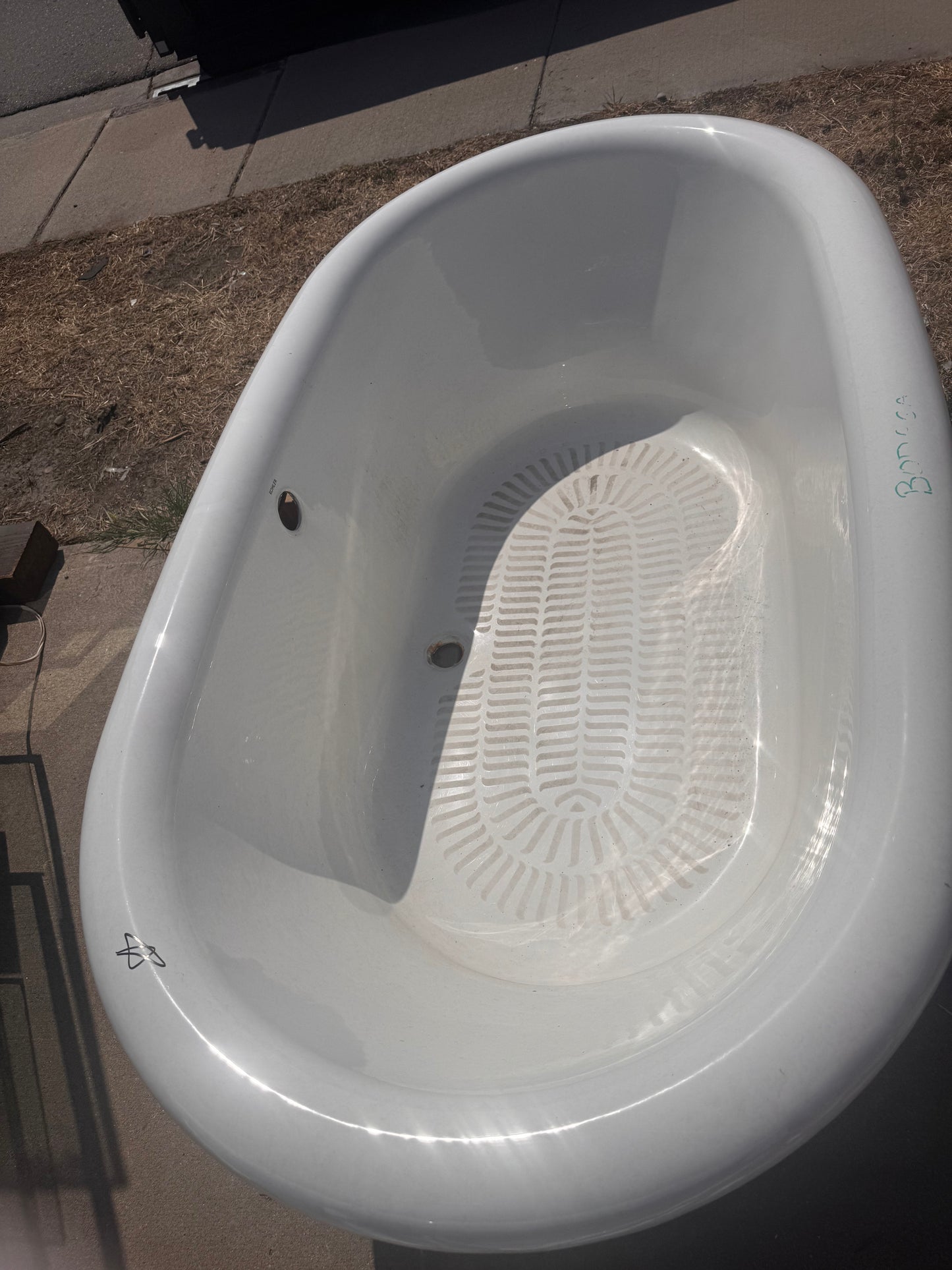 Reclaimed Soaking Tub, 6 Foot White