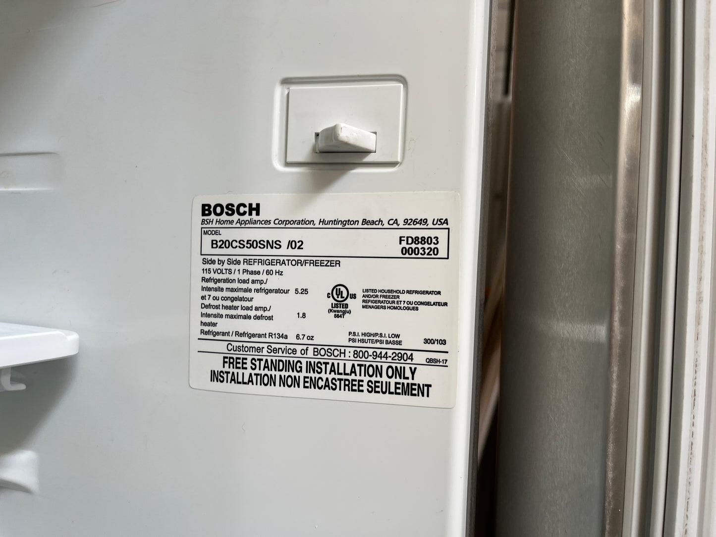 Bosch Side-by-Side Refrigerator/Freezer – Stainless Steel [813.01]