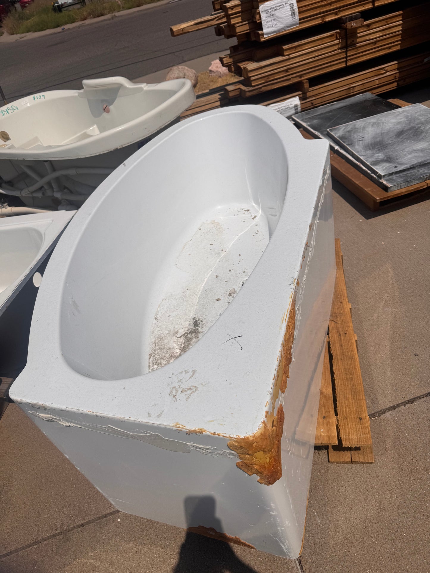 Reclaimed Soaking Tub, 6 Foot White