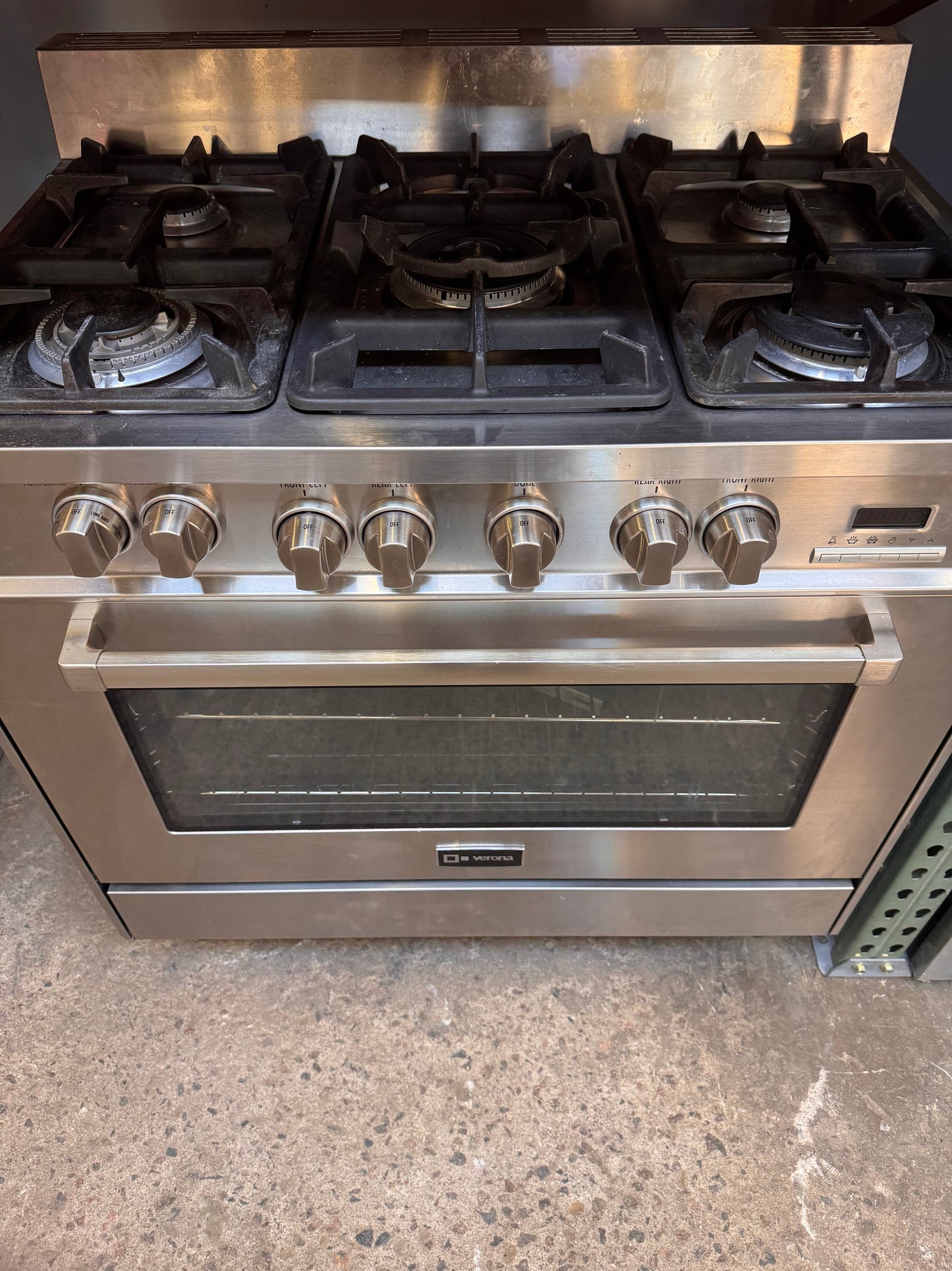 36in Reclaimed Verona Pro-Style Dual Fuel Range, Stainless
