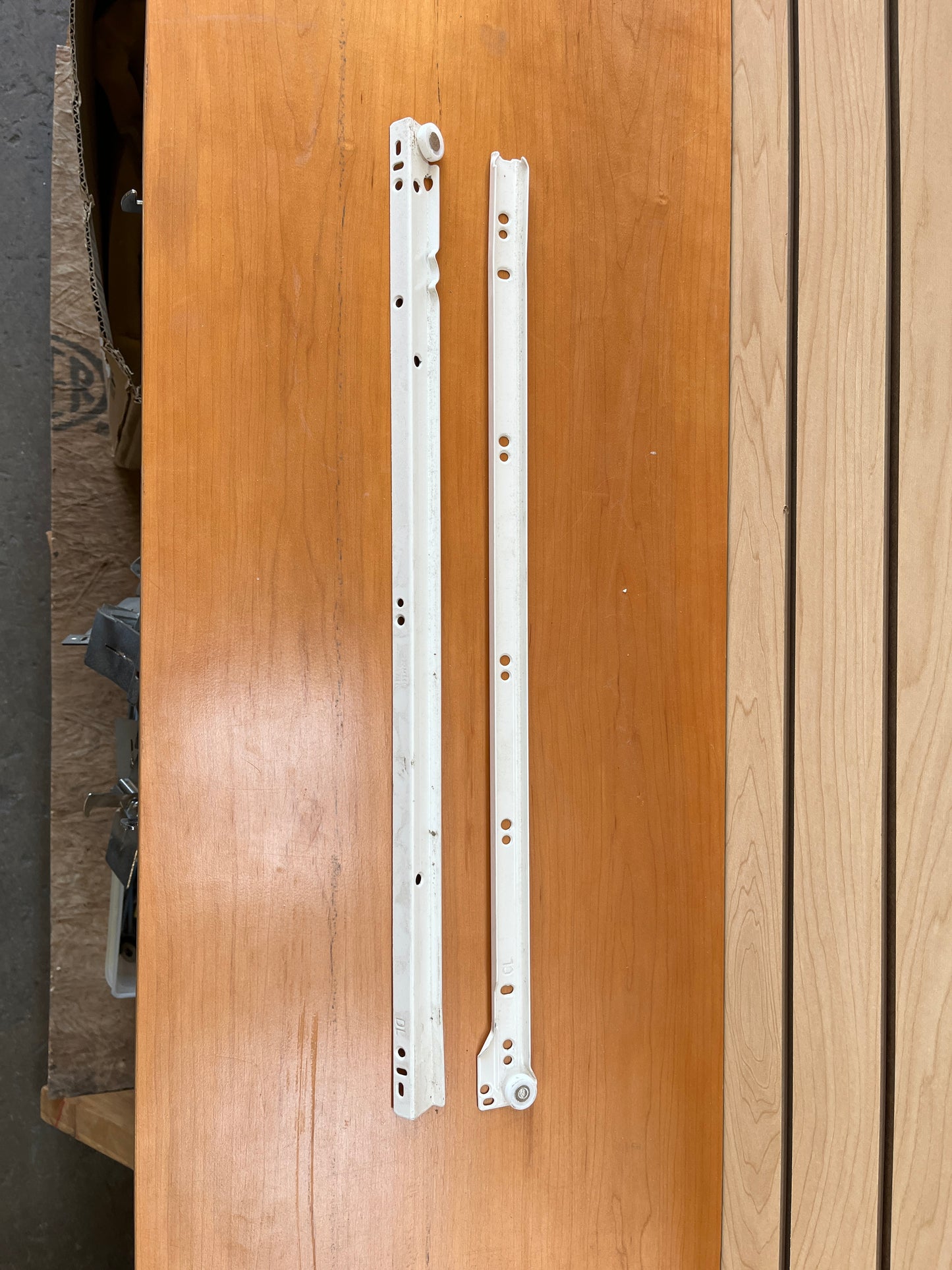 22-Inch Epoxy Drawer Slides [1015.03]
