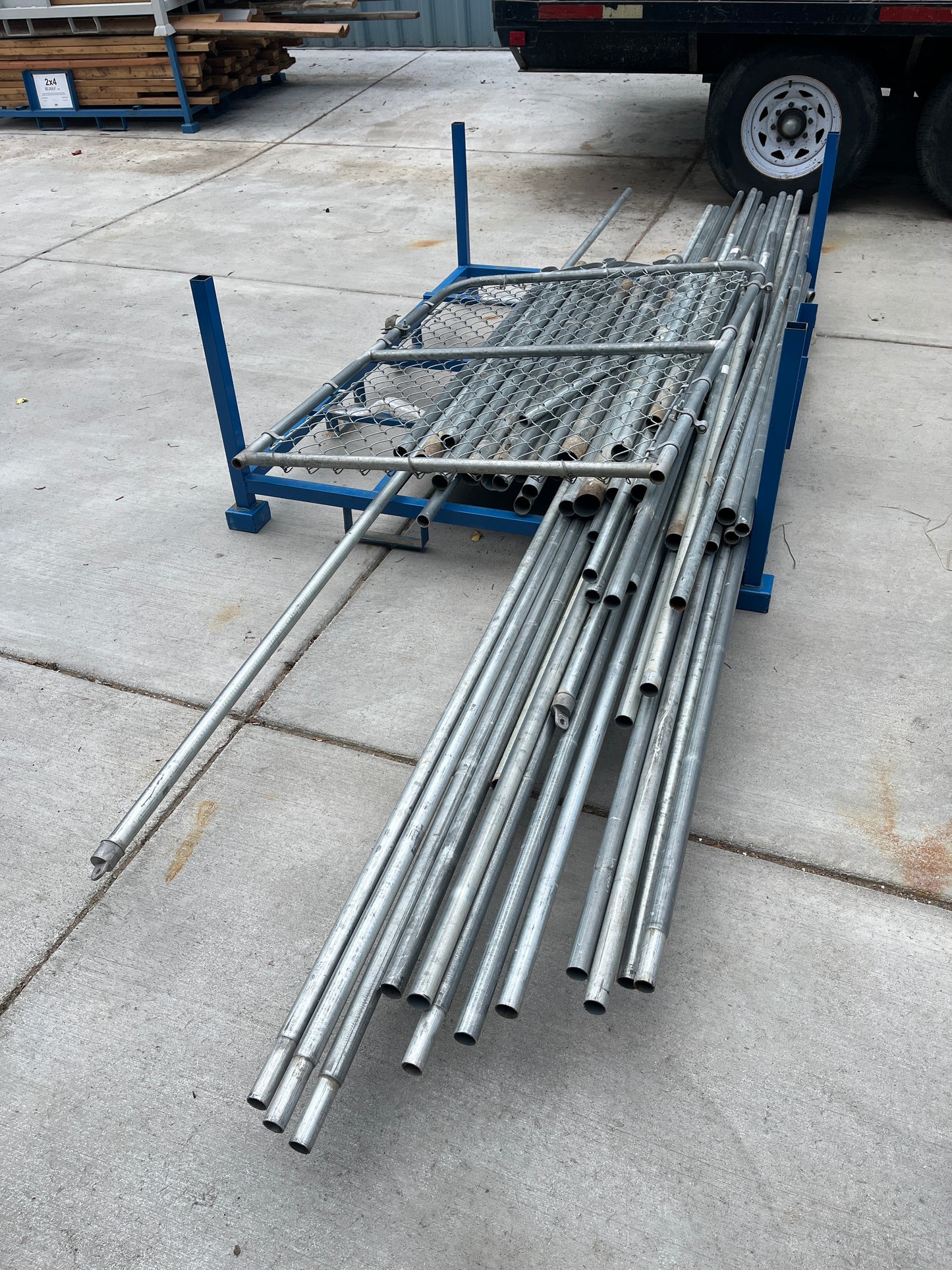 5 ft Tall Chain Link Fence Mesh & Metal Pipe Frame – Approx. 150 linear feet ($4.50/LF) [1002.60]