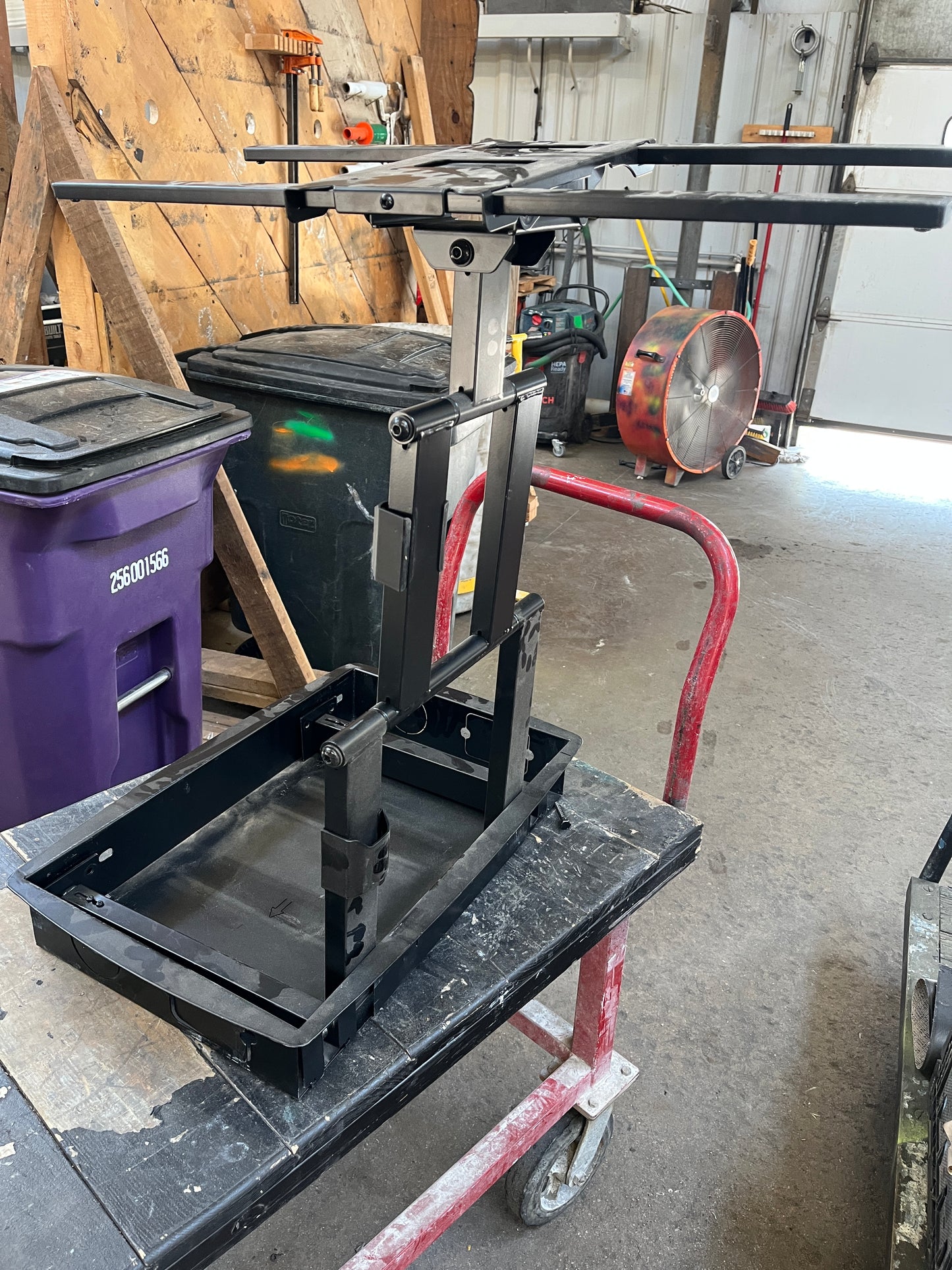 Heavy-Duty Articulating TV Wall Mount – 30" Extension, 16x24" Plate [721.10]