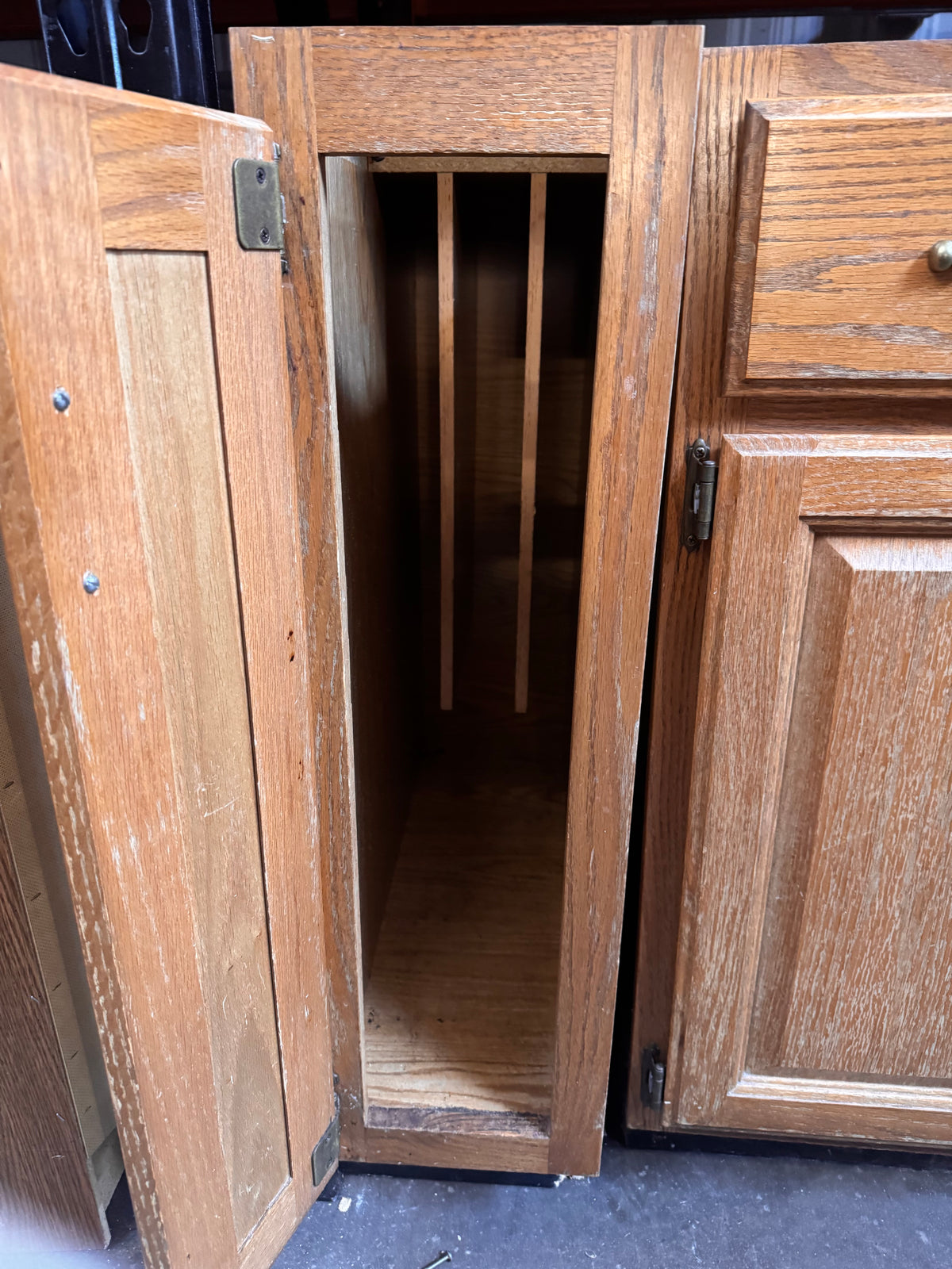 14.75ft Reclaimed Oak Kitchen Cabinet Set, 17-Piece Base and Upper