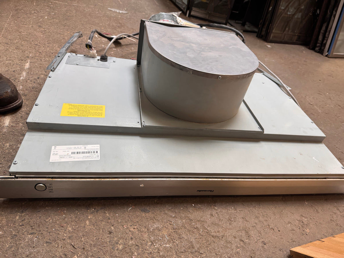 36in Reclaimed Thermador Masterpiece Gas Cooktop and Downdraft Set
