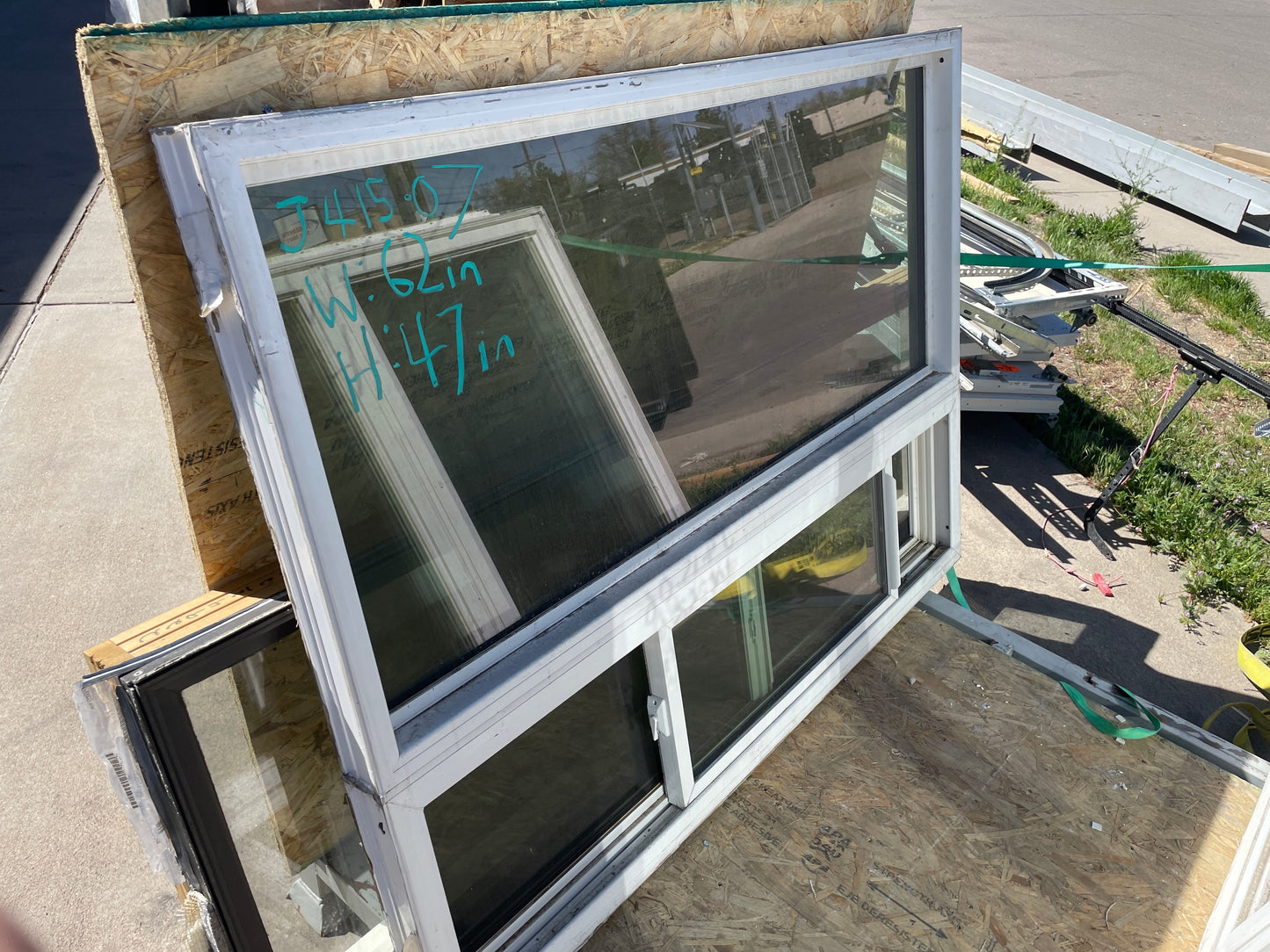 62x47 Vinyl Sliding Window [#J415.07]
