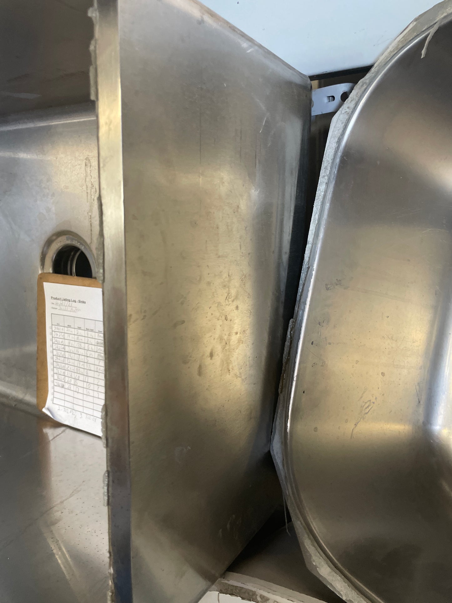 32 1/2" Undermount Stainless Steel Kitchen Sink, Deep Basin [#J421.08]