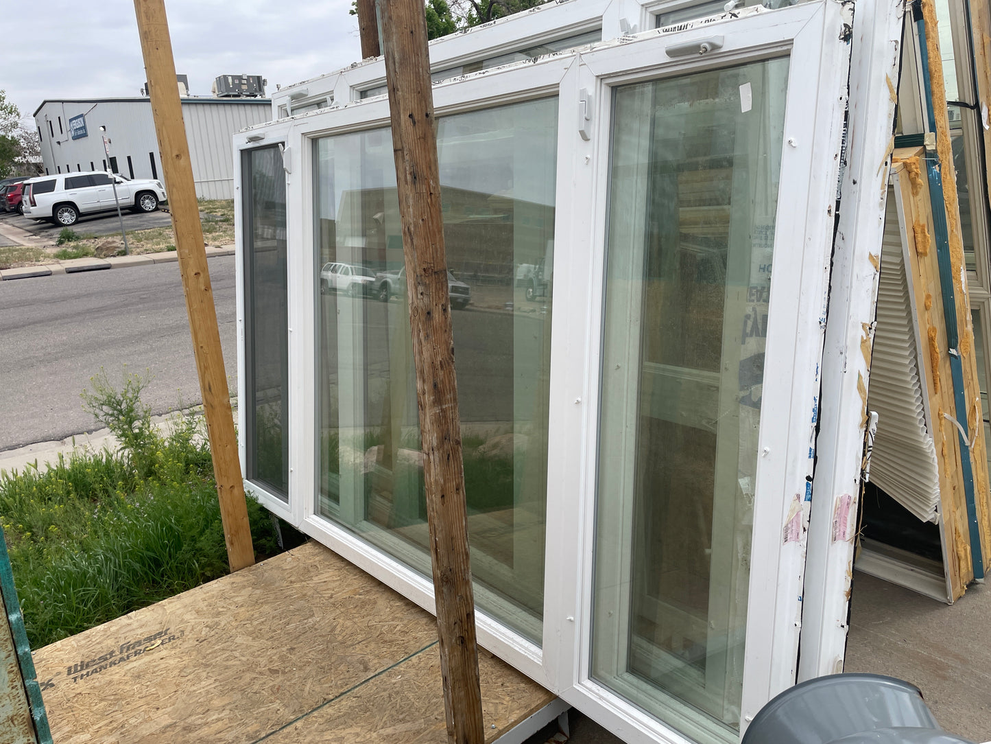 113x65 Vinyl Casement Window Assembly [#J422.04]
