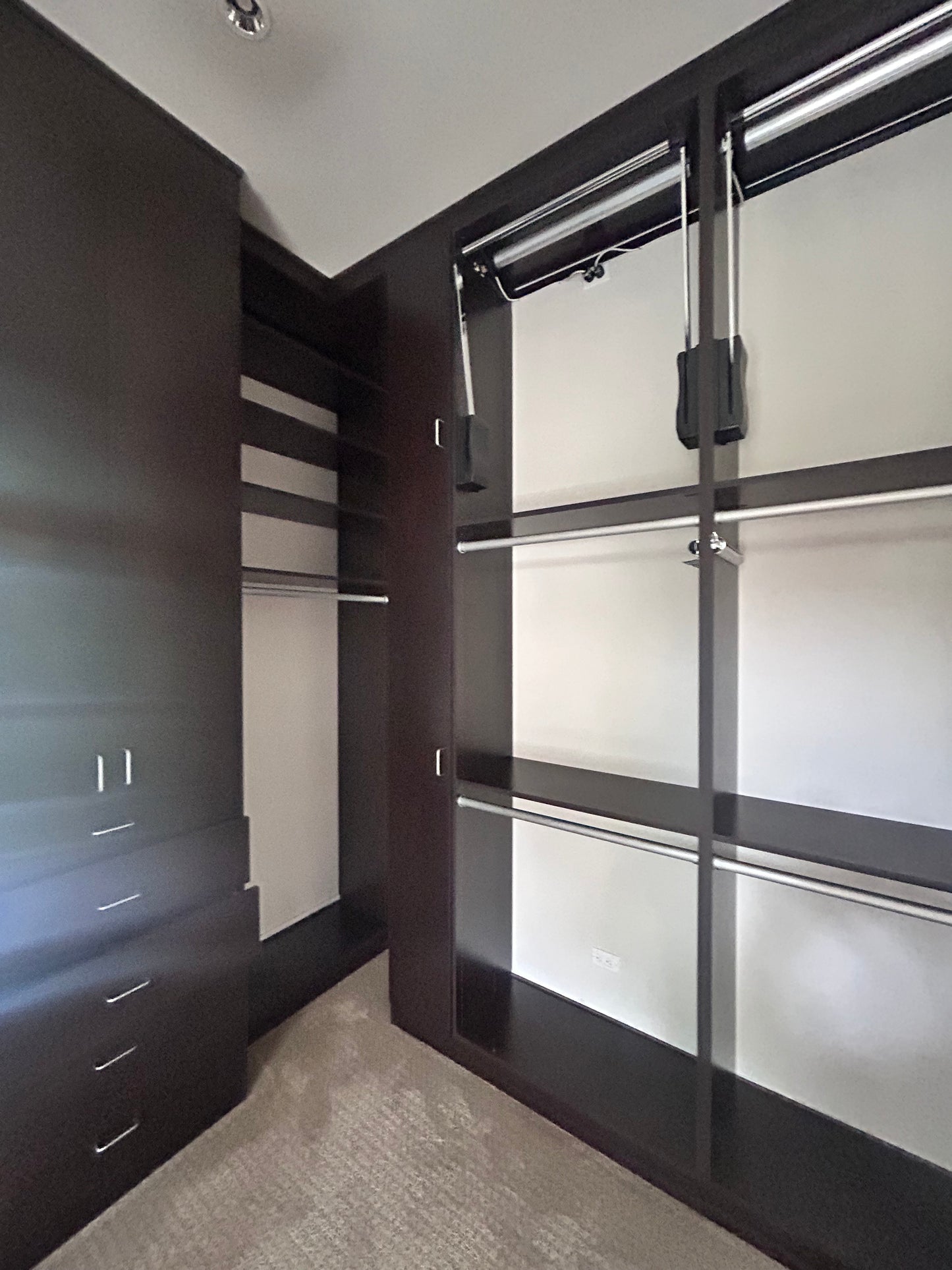 Motorized Wardrobe Lift – Standard 27–33″ [814.01]