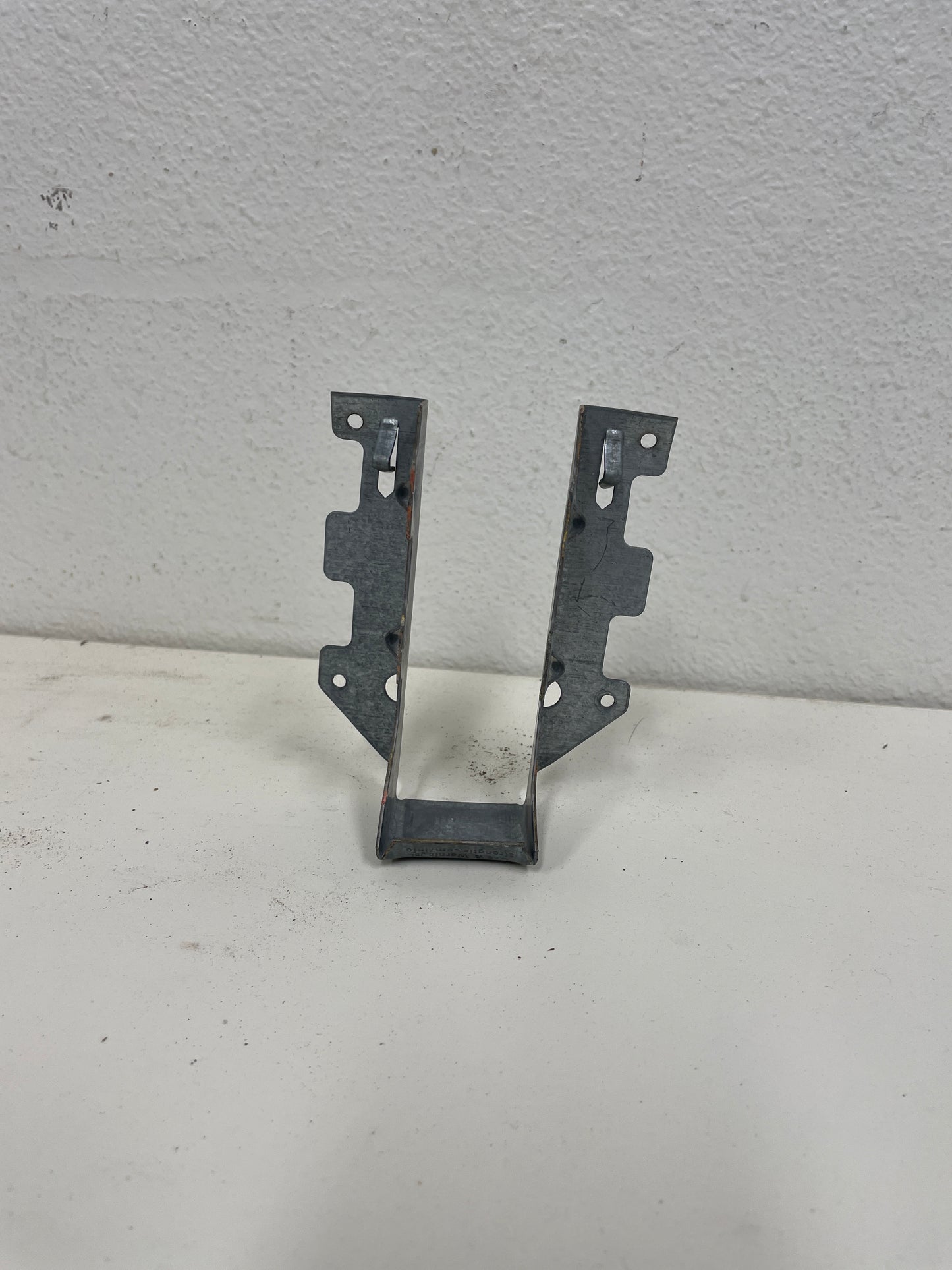Simpson Strong-Tie LUS26 Joist Hanger 2x6 (Galvanized)